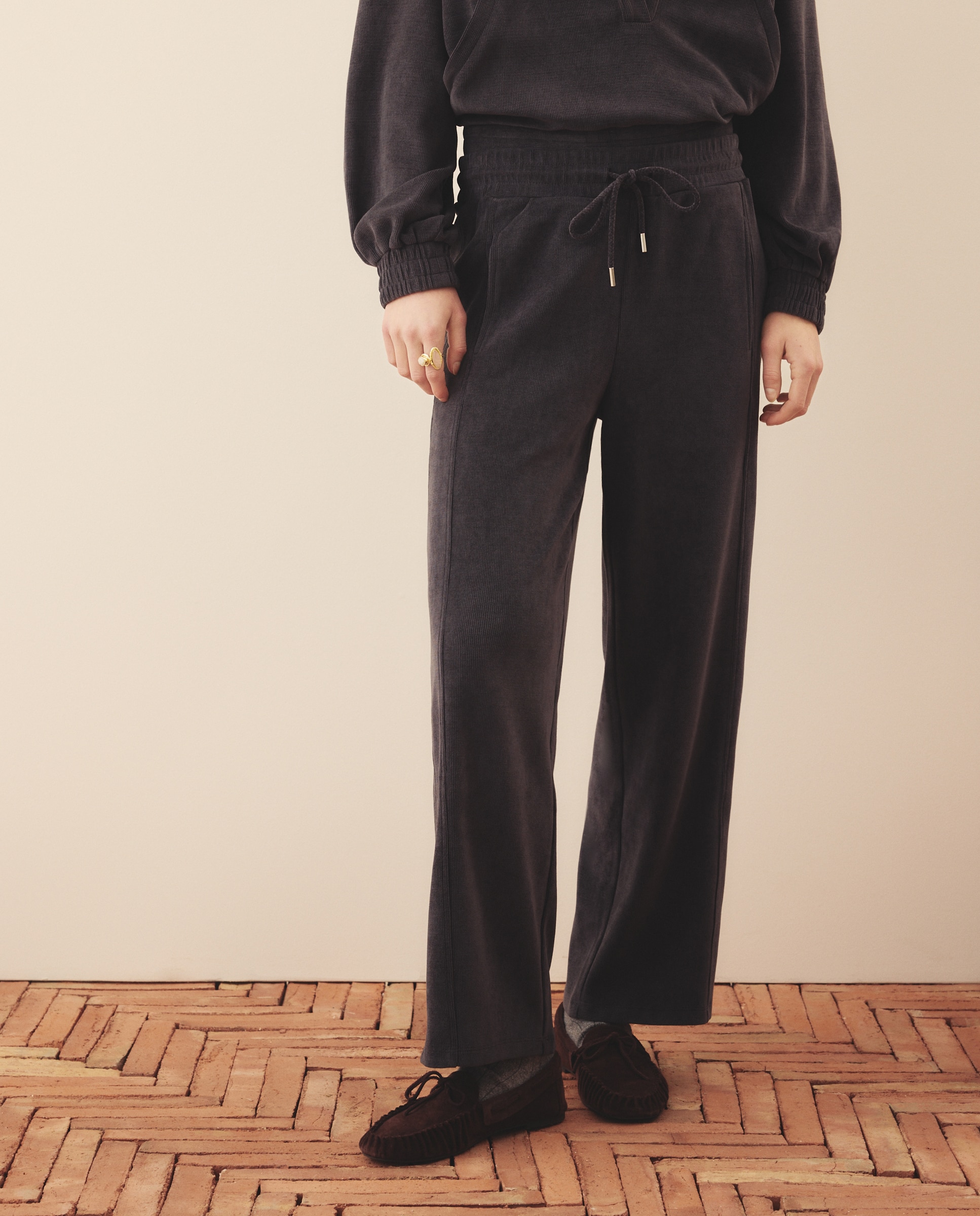 Imagen 2 de Pantalón jogger de mujer con pana elástica - Southern Cotton - Plomo Plomo