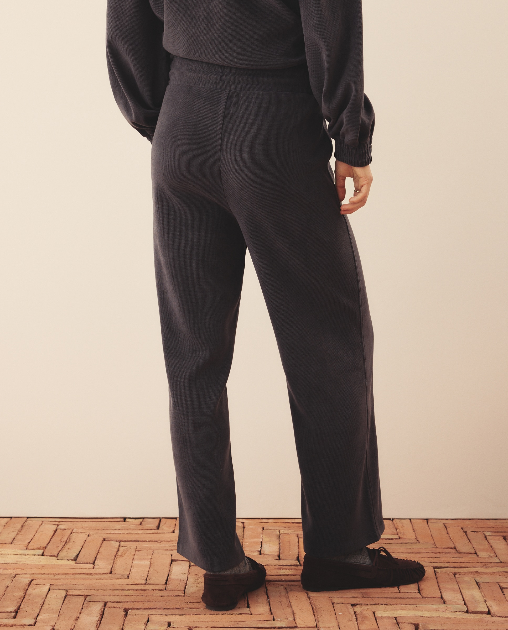 Imagen 3 de Pantalón jogger de mujer con pana elástica - Southern Cotton - Plomo Plomo