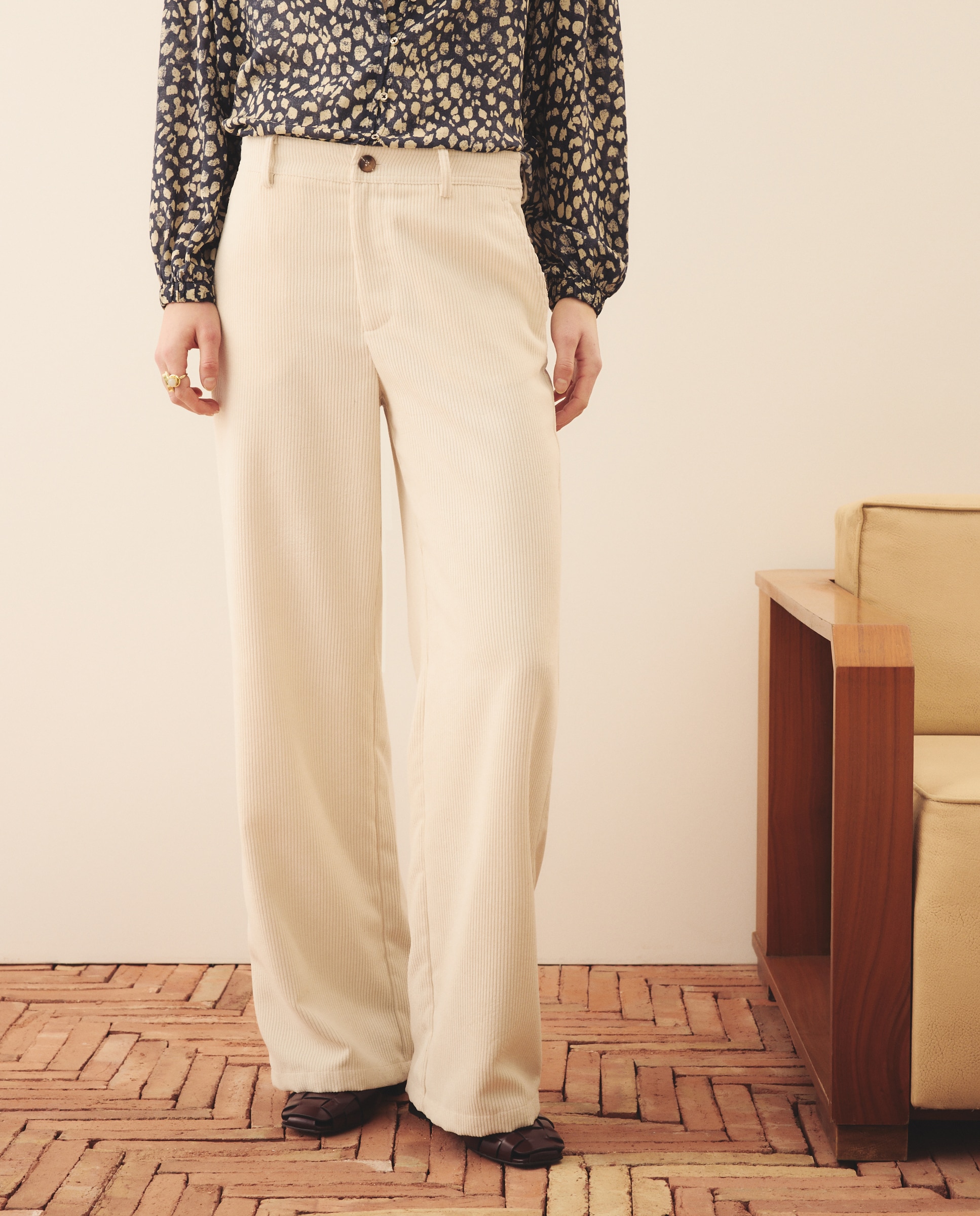Pantalón de mujer ancho de pana fluida - Southern Cotton - Blanco roto Blanco roto-2