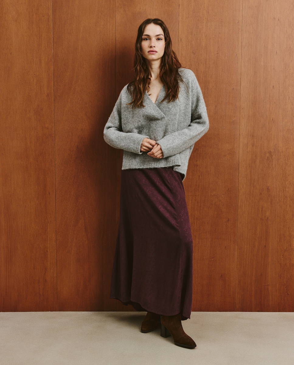 Camisola de Malha Lisa com Decote em Bico 820 Cinzento Médio-2