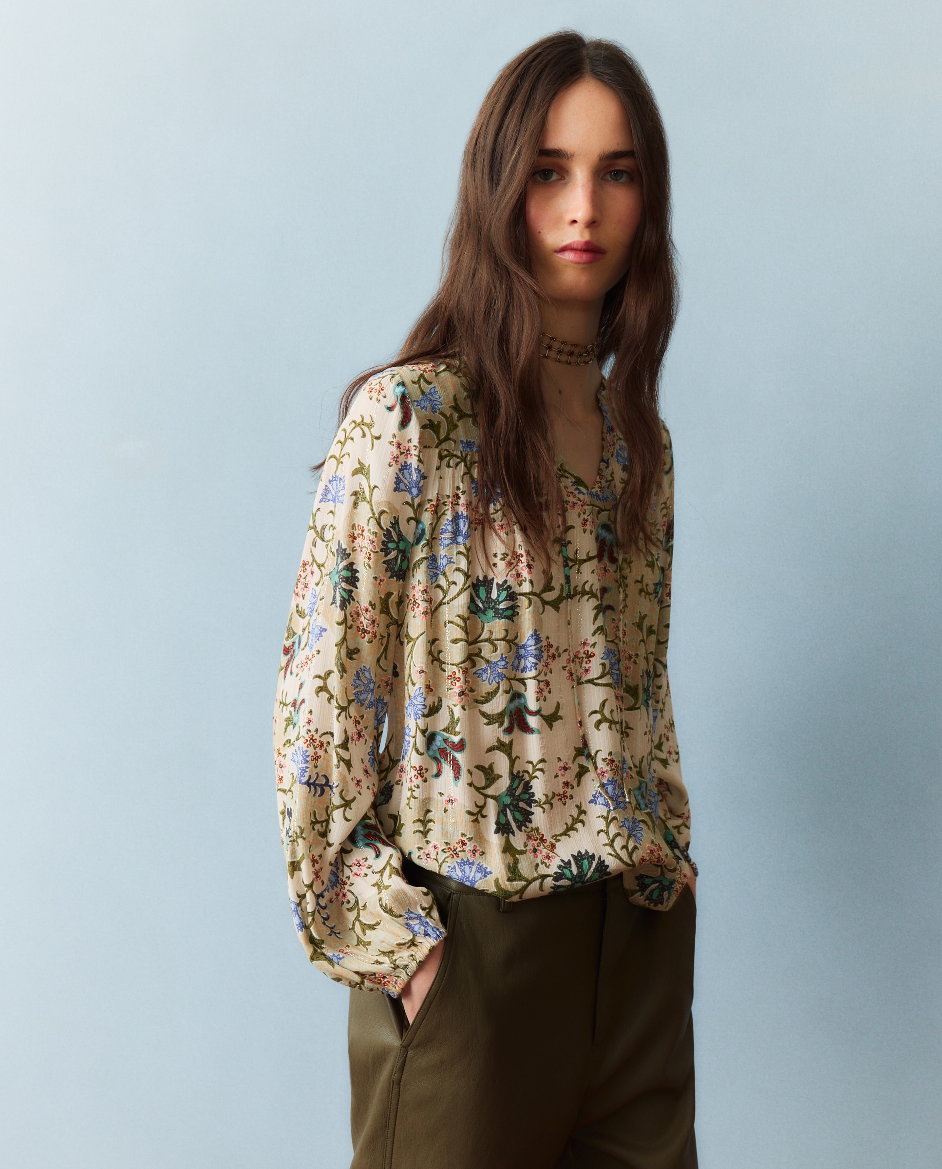 Imagen 1 de Blusa de mujer con estampado flora y lúrex Blanco