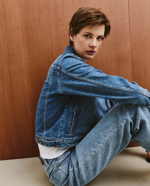 Imagen 0 de Cazadora vaquera lisa de mujer