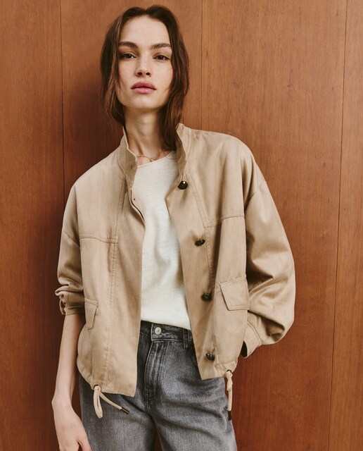 Imagen 0 de Cazadora corta lisa de mujer