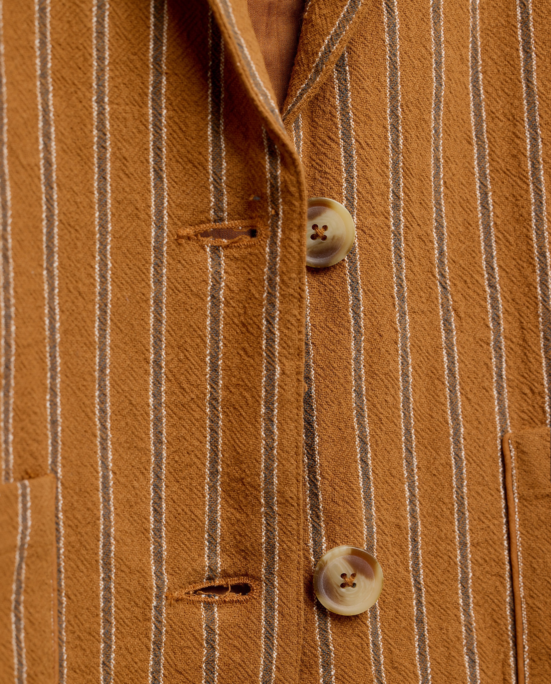 Blazer Rústico com Estampado de Riscas Finas Castanho-6