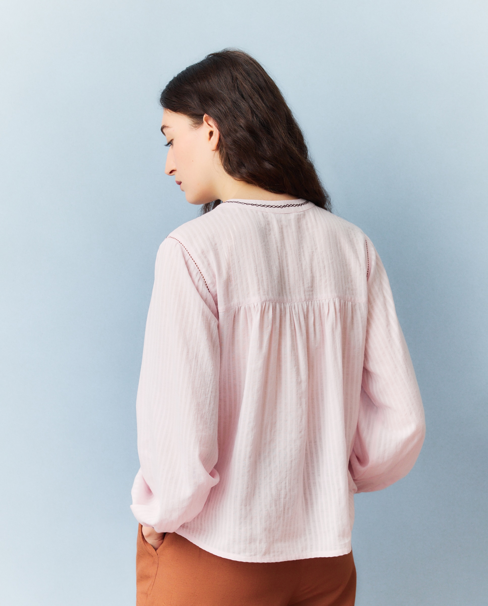 Blusa Tipo Camiseiro com Dobby Bordado Rosa-3