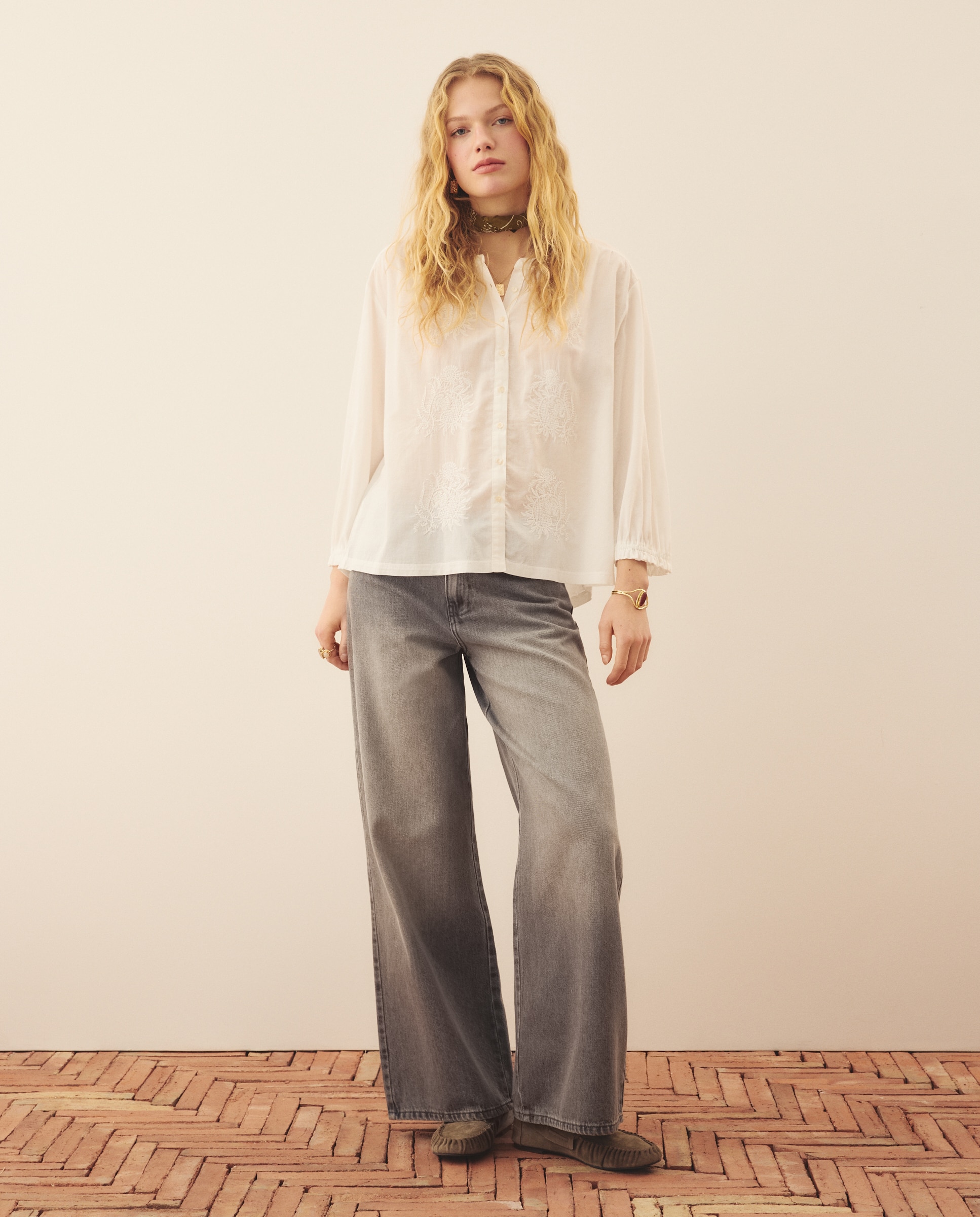 Blusa de mujer con bordados allover - Southern Cotton - 471 Índigo Blanco-2