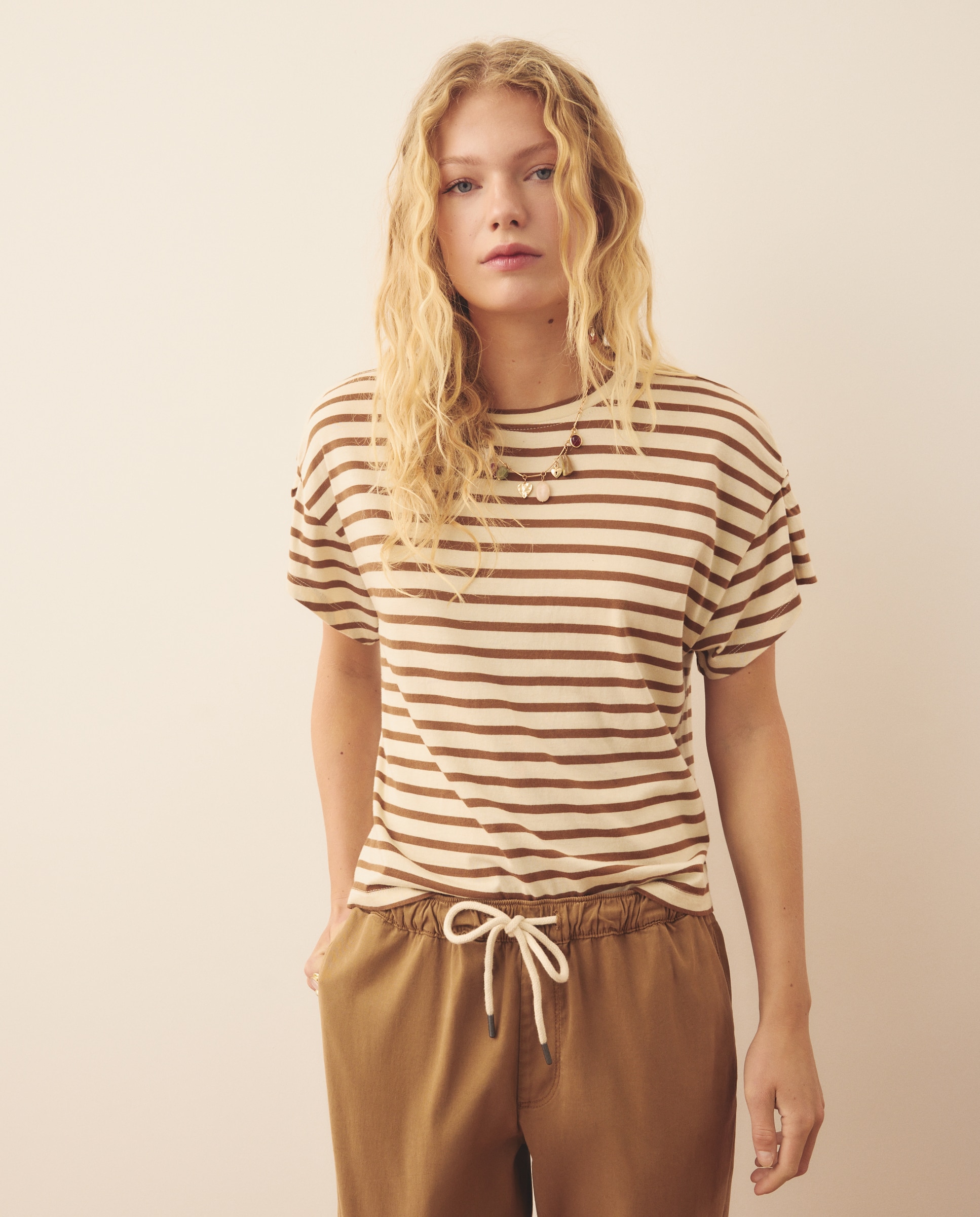Camiseta de mujer con nudo y botones - Southern Cotton - Blanco Amarillo-1