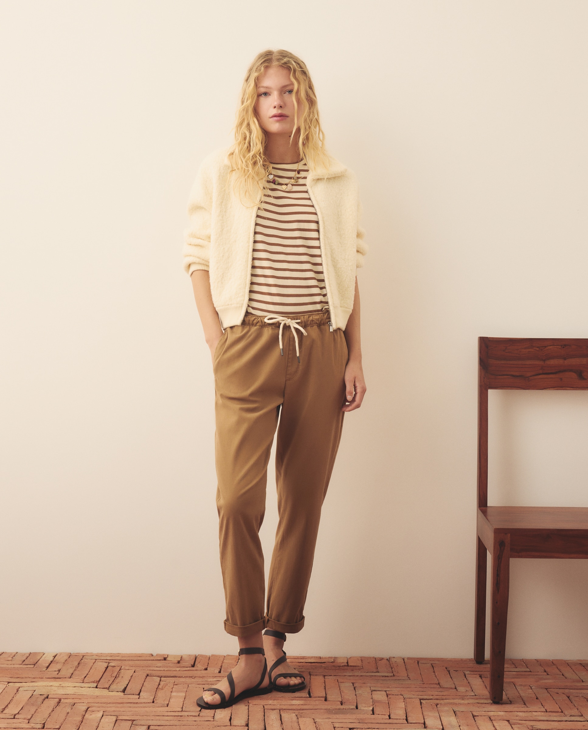 Camiseta de mujer con nudo y botones - Southern Cotton - Blanco Amarillo-2