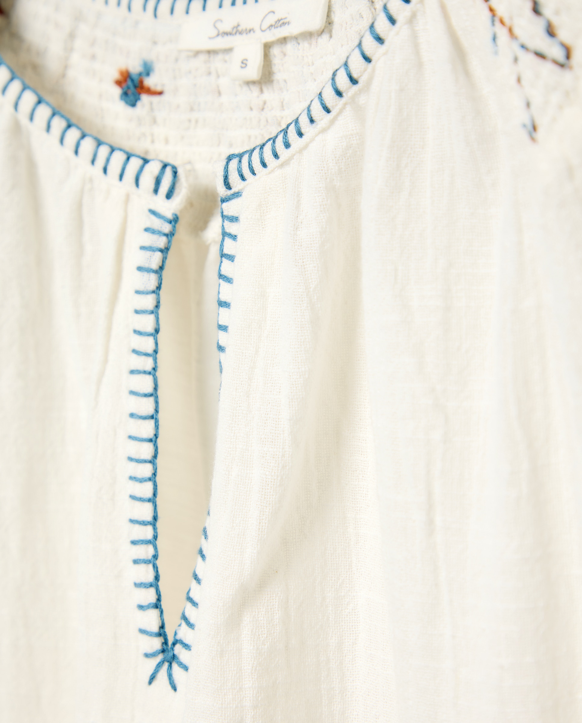 T-shirt romântica bordada Branco-5