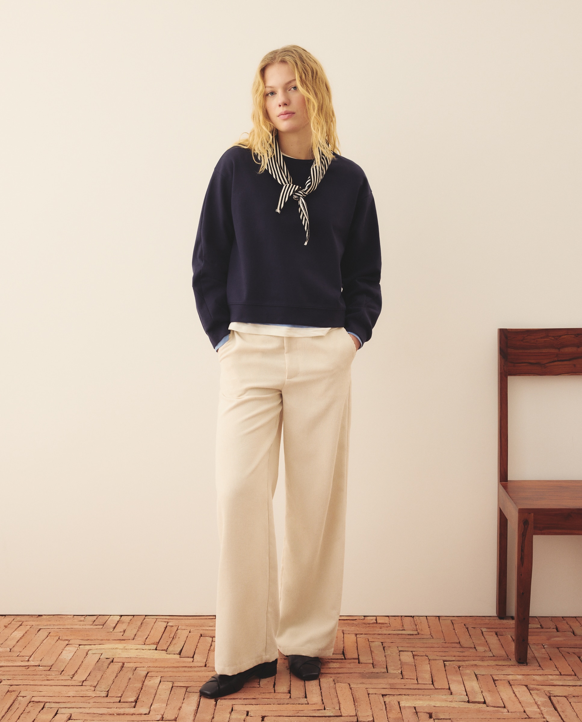 Sweatshirt com Lenço Azul-marinho-2