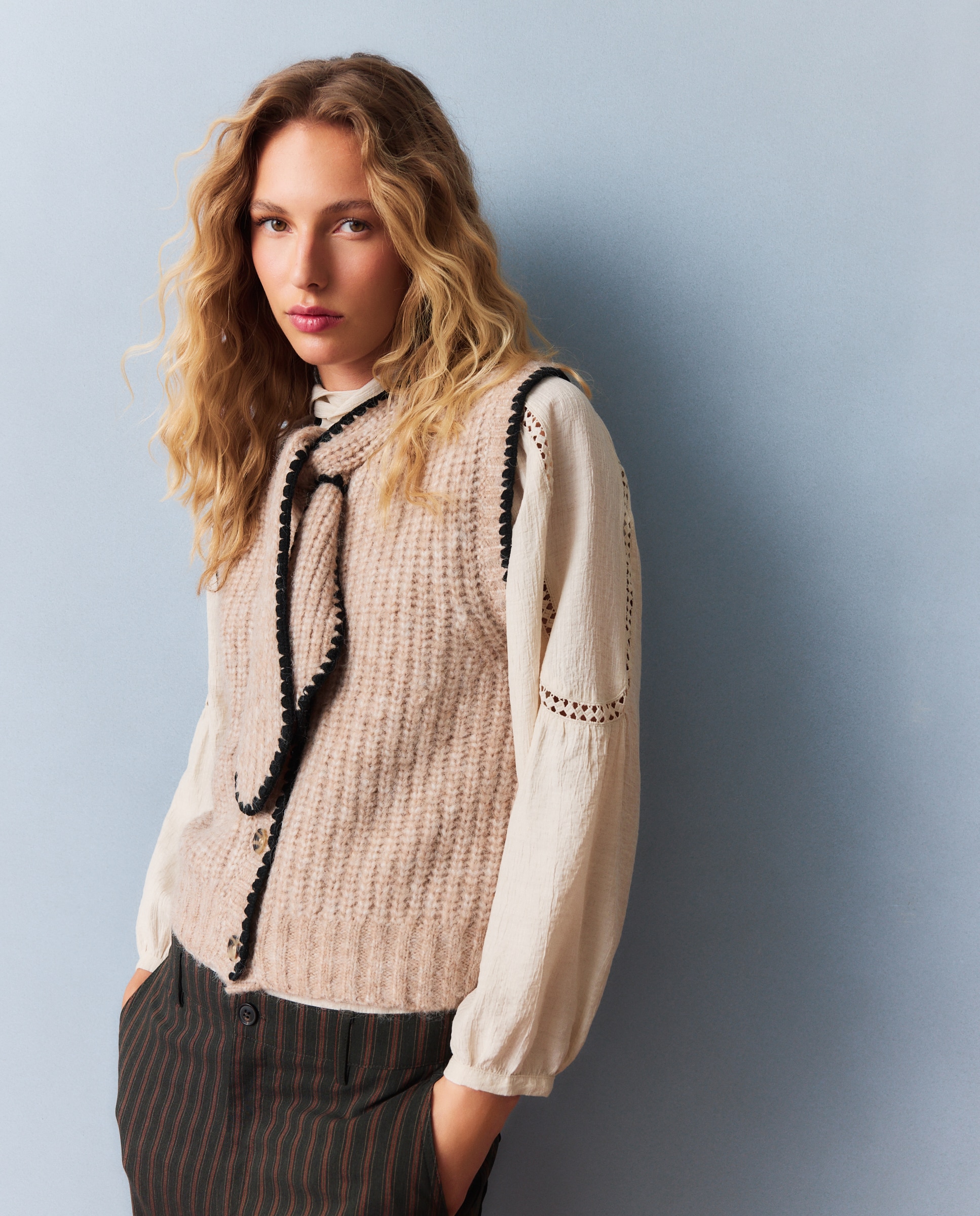 Imagen 1 de Chaleco de mujer con lazada con contrastes - Southern Cotton - Tostado Tostado