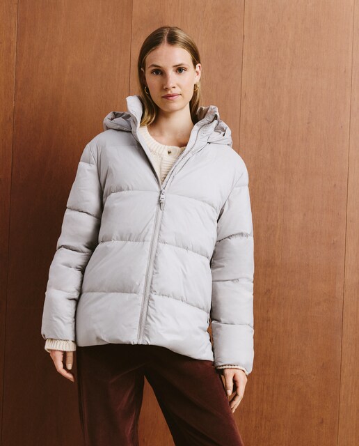 Imagen 0 de Plumífero corto liso de mujer