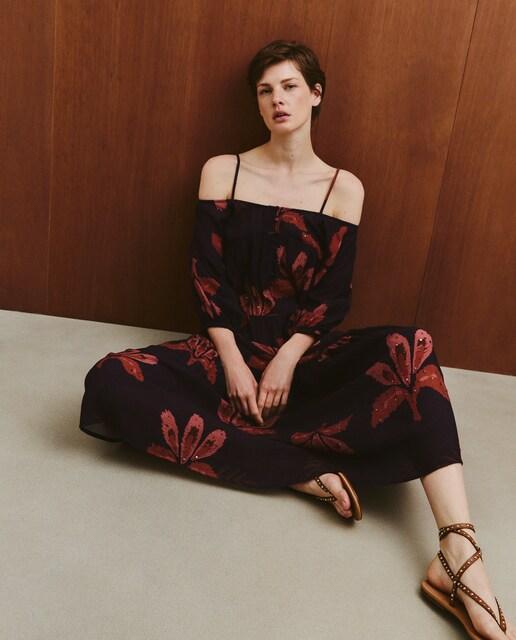 Imagem 0 de Vestido de Estampado Floral Grande com Pérolas