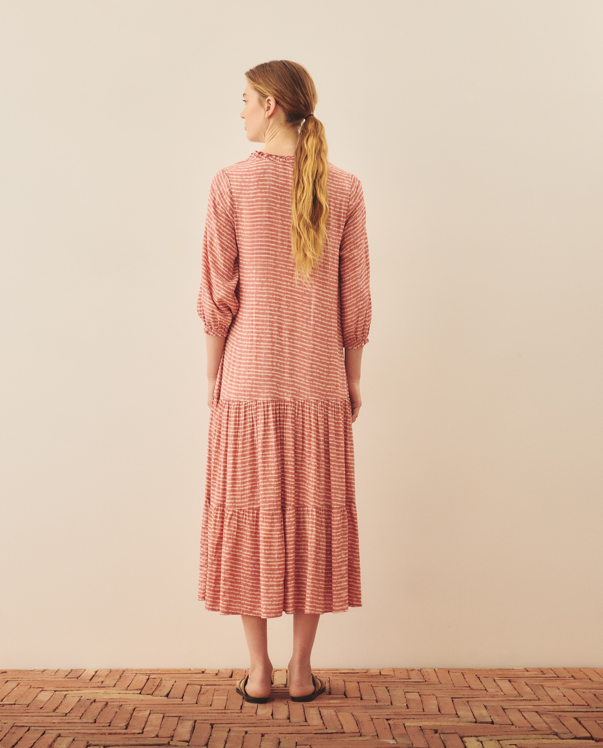 Vestido Comprido com Manga com Pregas Castanho-3
