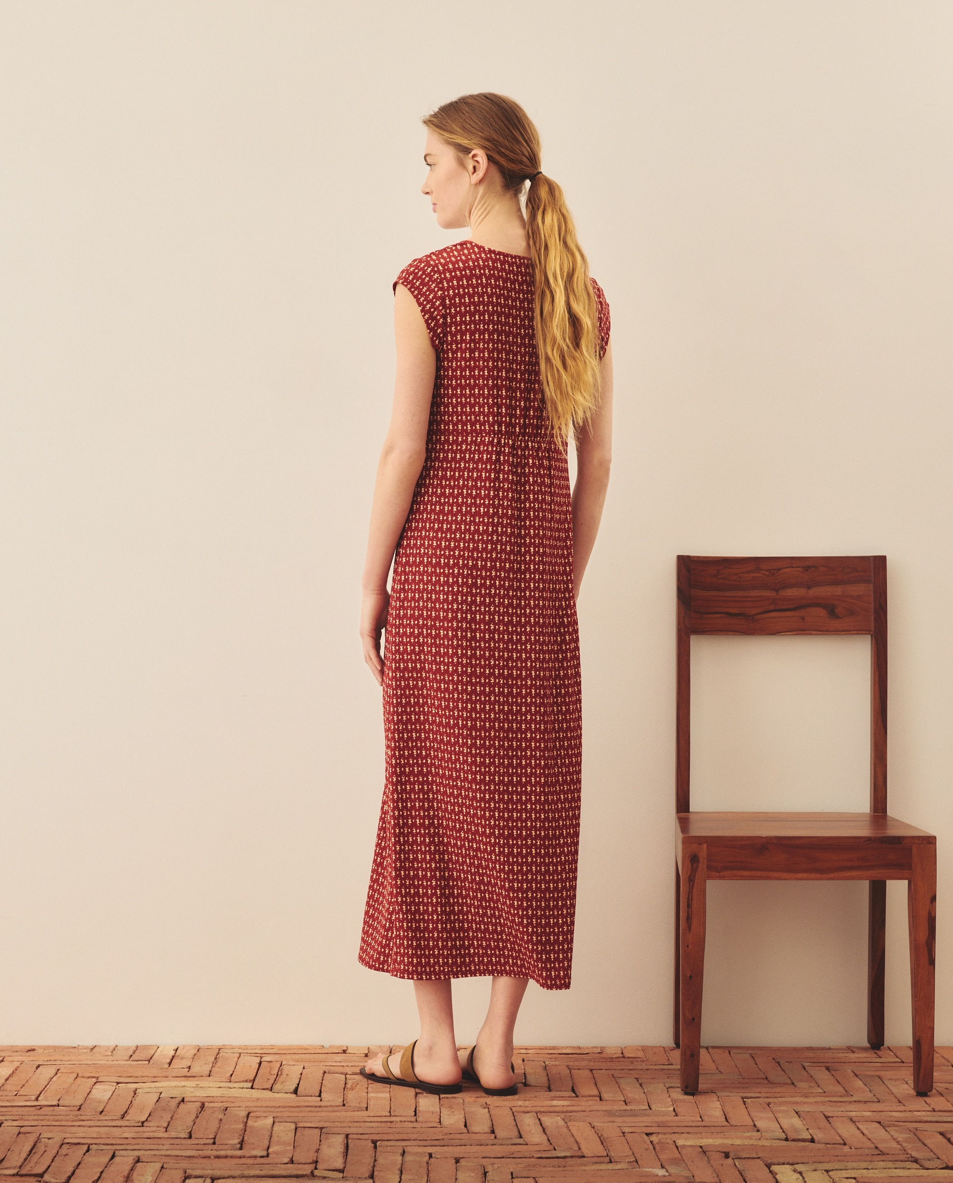 Vestido de Malha com Estrutura Castanho-3