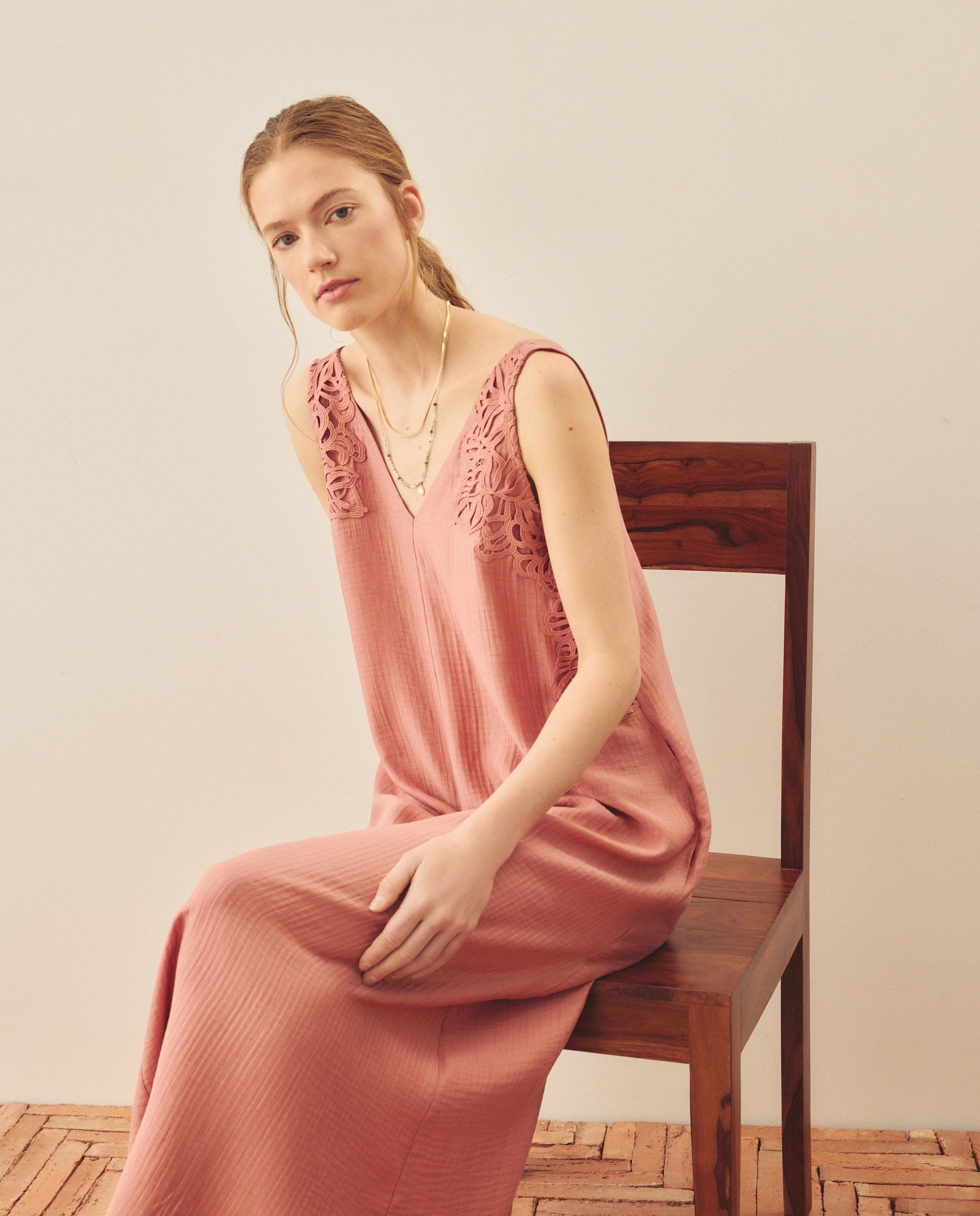 Imagem 0 de Vestido Comprido com Decote Halter