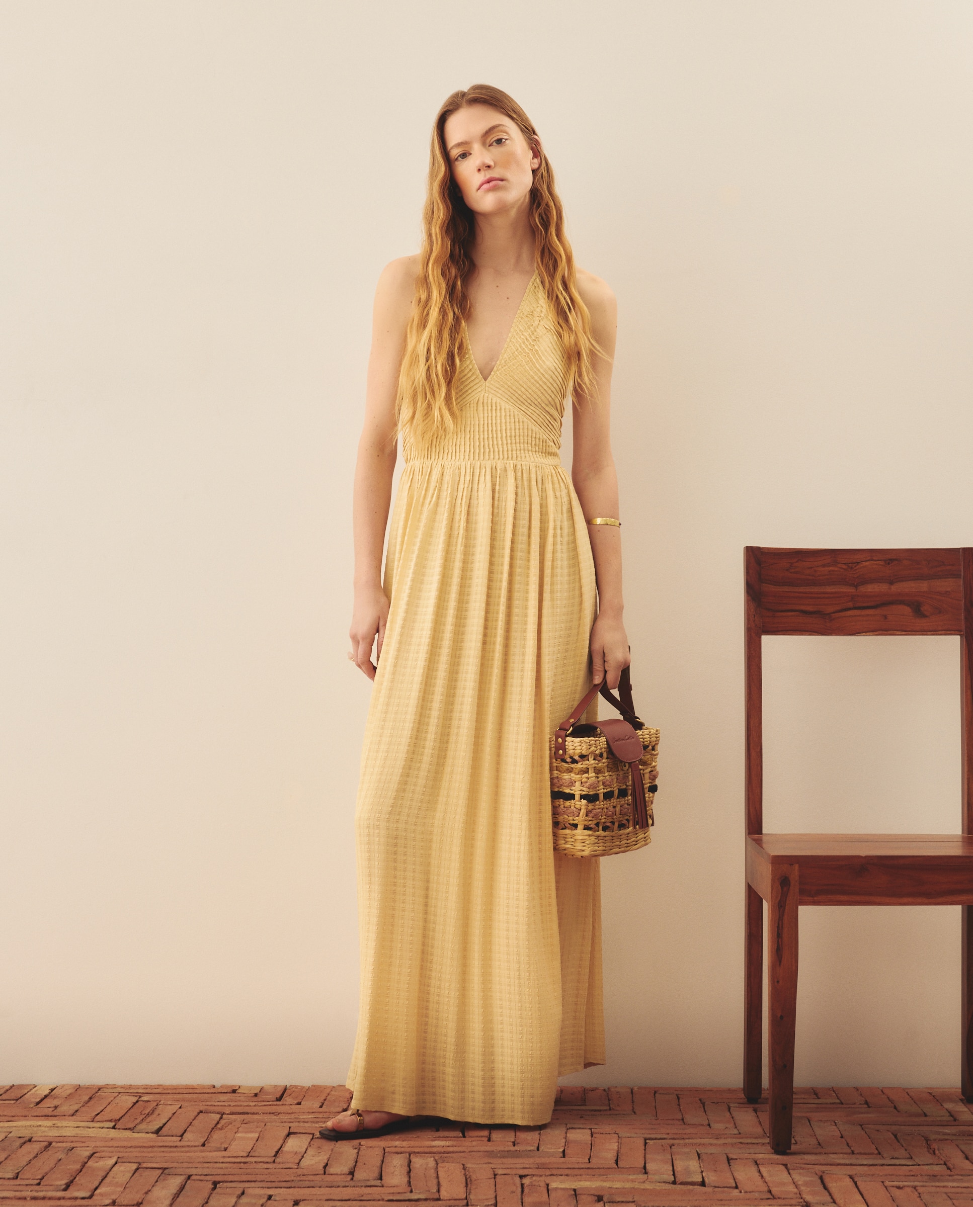 Imagem 0 de Vestido Comprido com Decote de Tiras