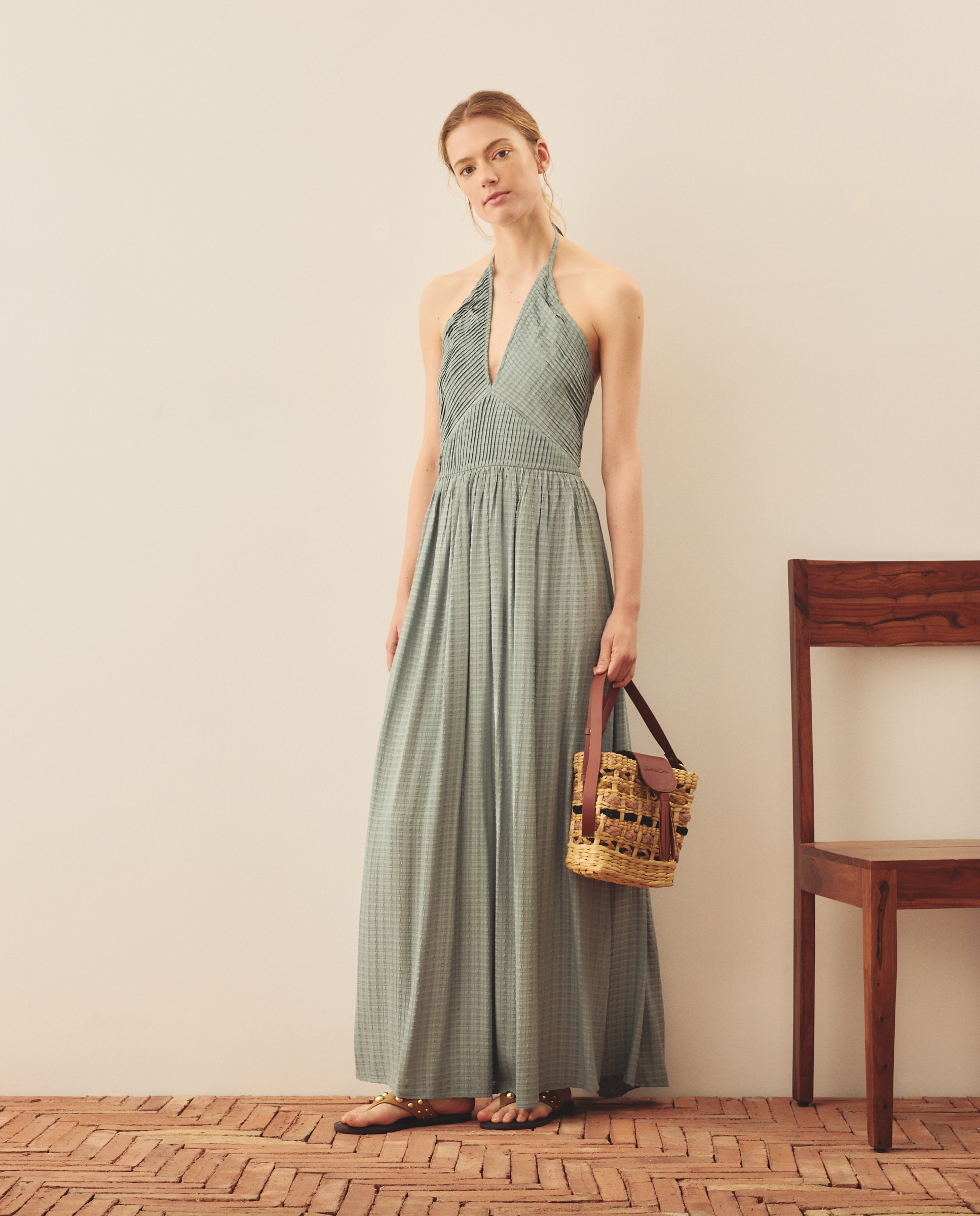 Imagem 0 de Vestido Comprido com Decote de Tiras