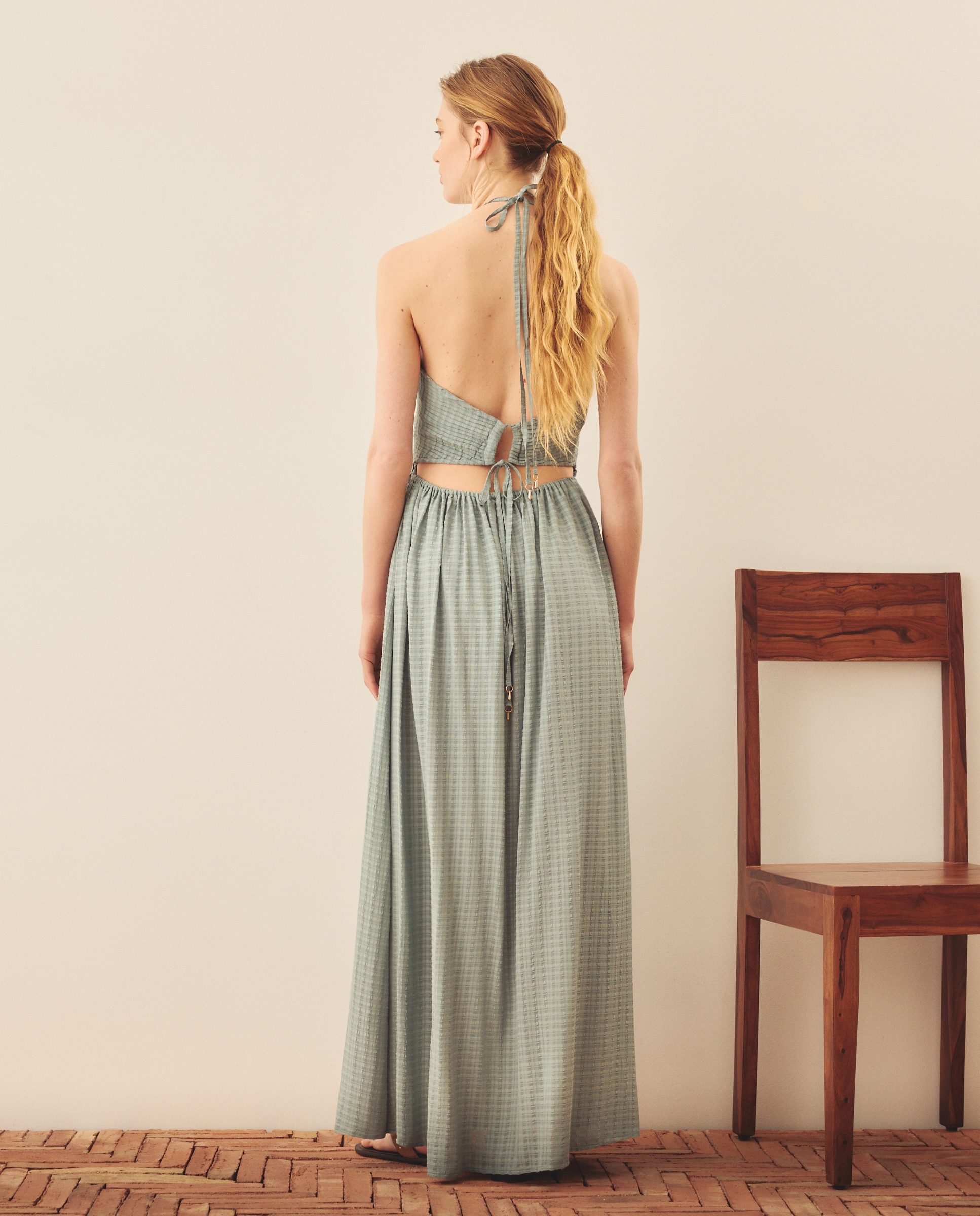 Vestido Comprido com Decote de Tiras Sabão-3