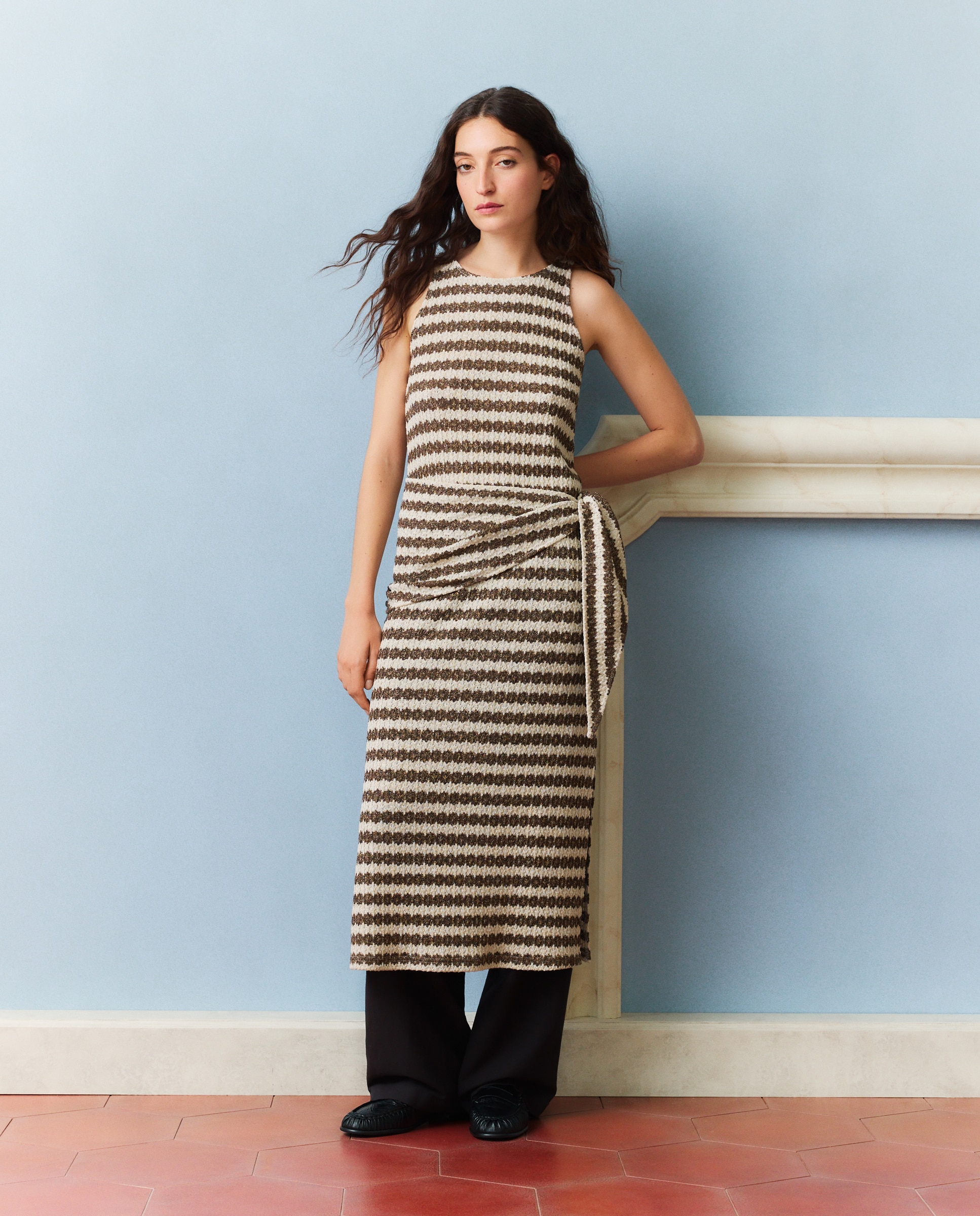 Vestido Cortado com Fio Metalizado Castanho-2