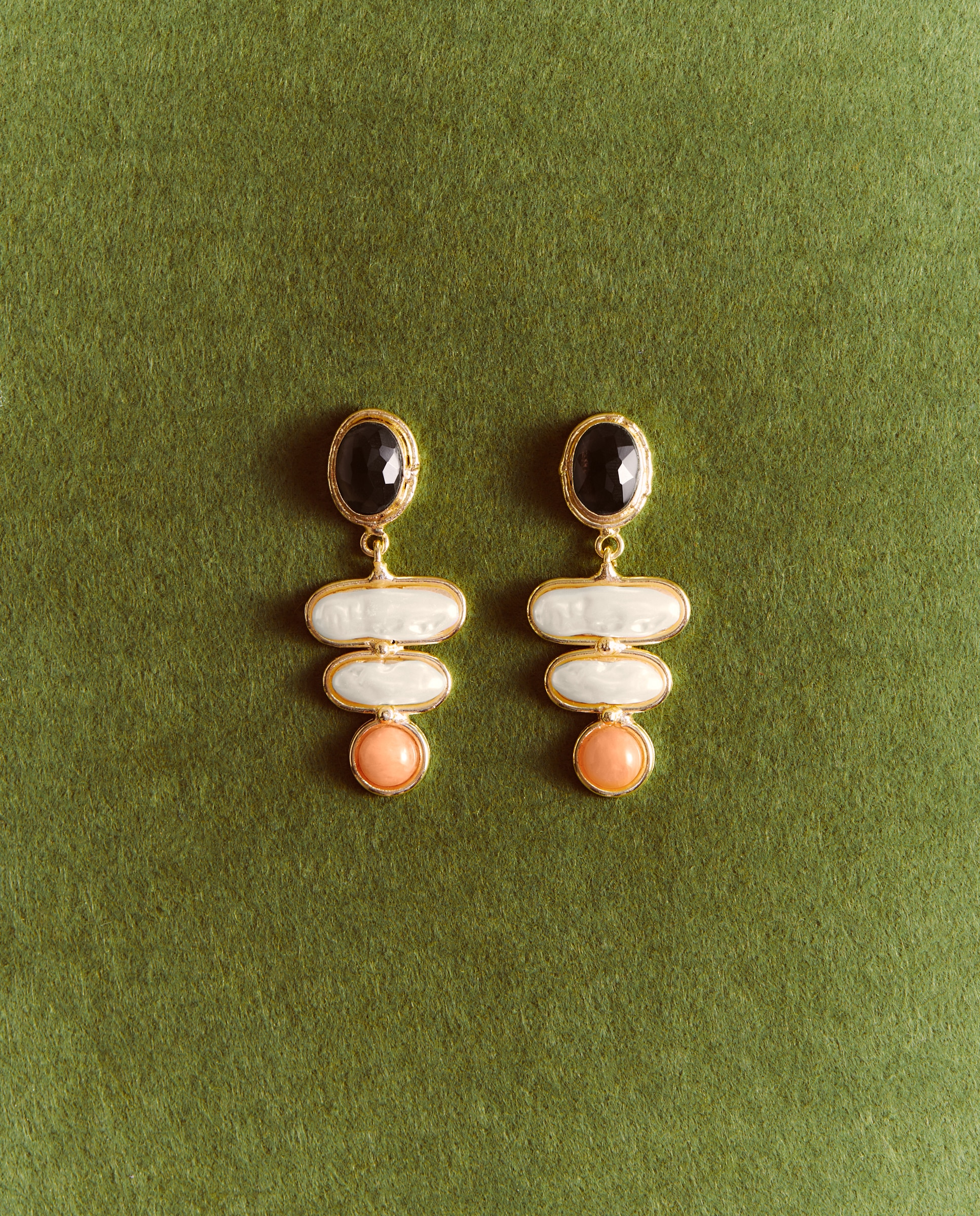 Brincos Grandes com Detalhe de Pedras 390 Ouro-3