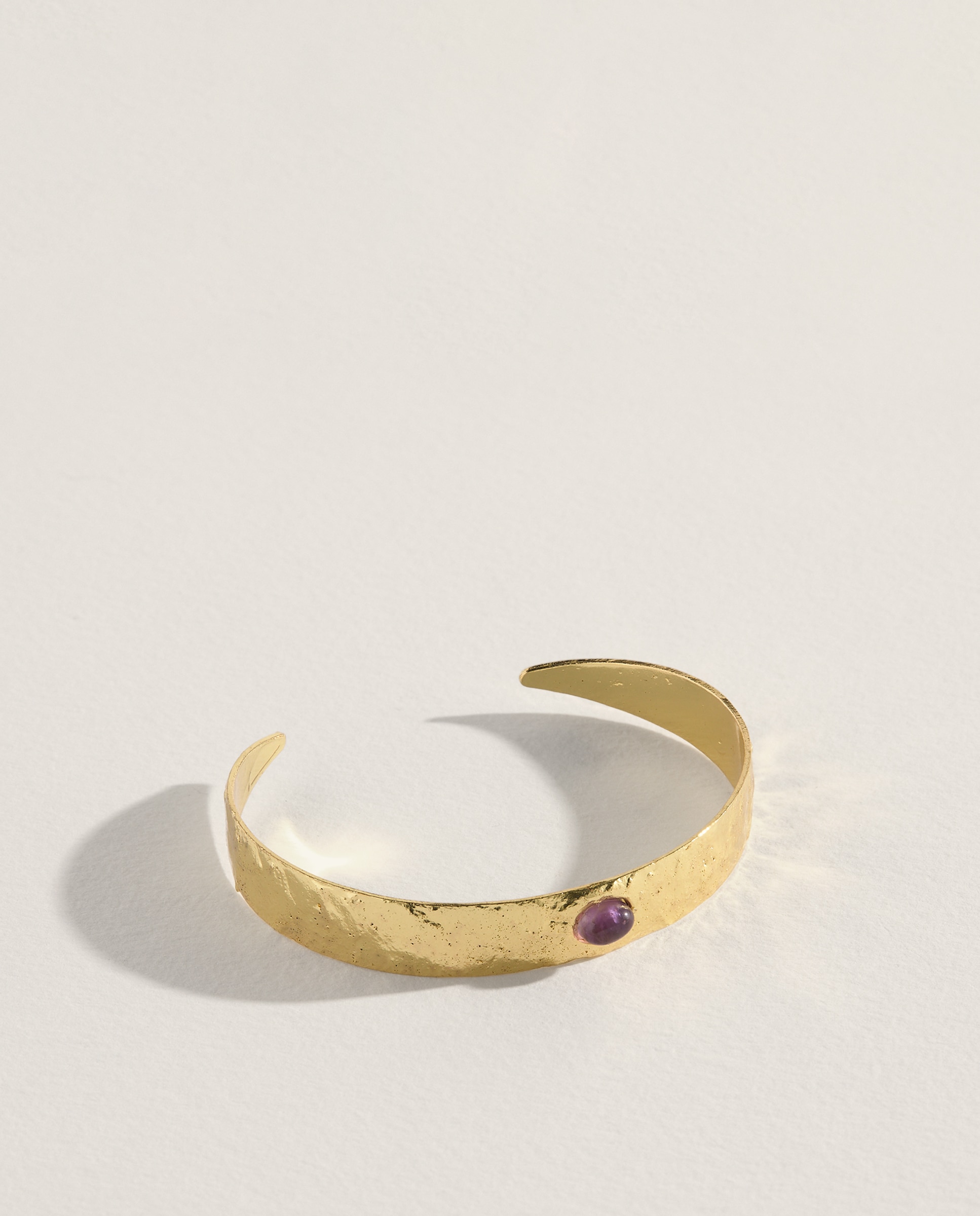 Imagem 0 de Pulseira Tipo Bracelete com Pedra Azul