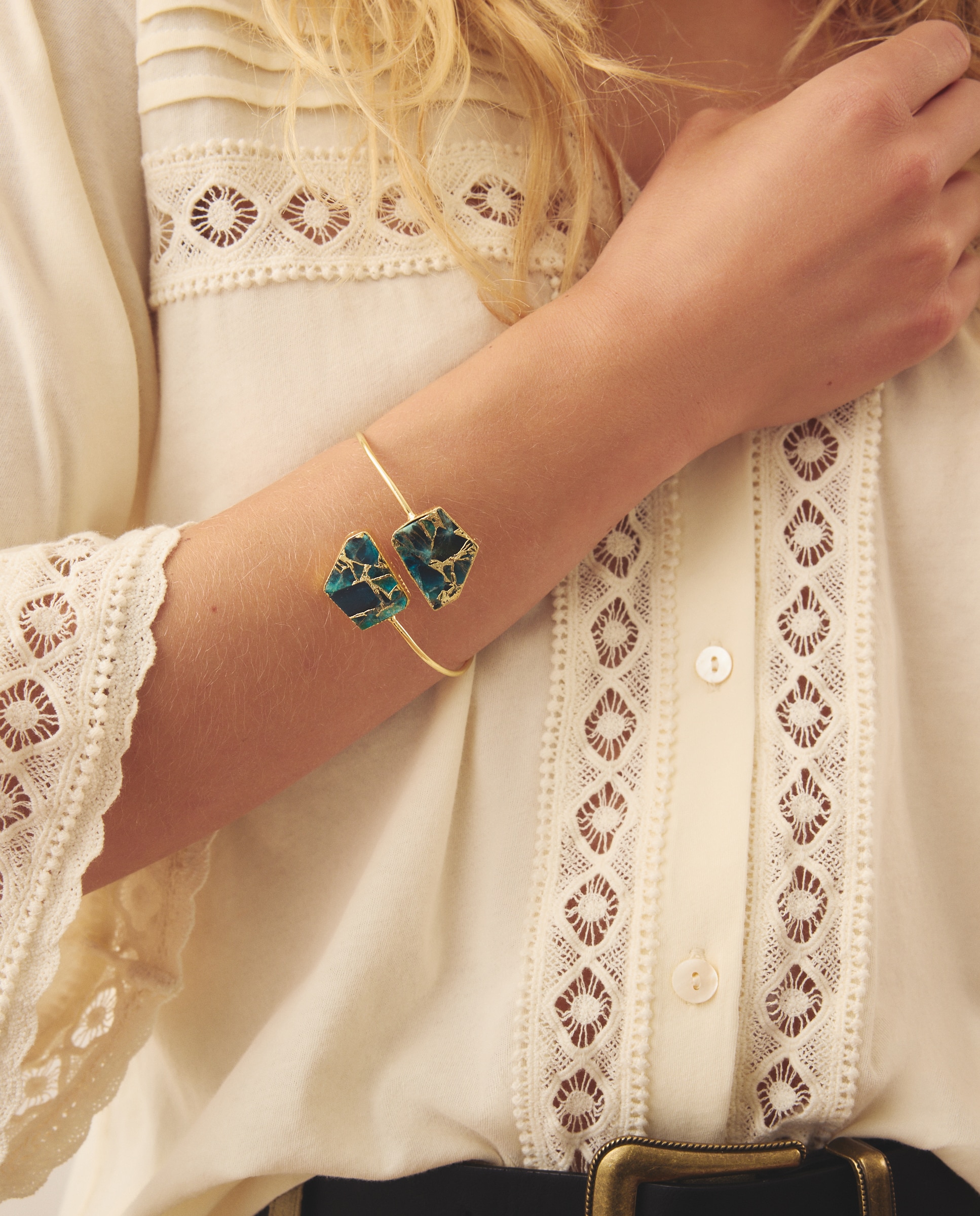 Pulseira Tipo Bracelete com Pedra Geodo 390 Ouro-3