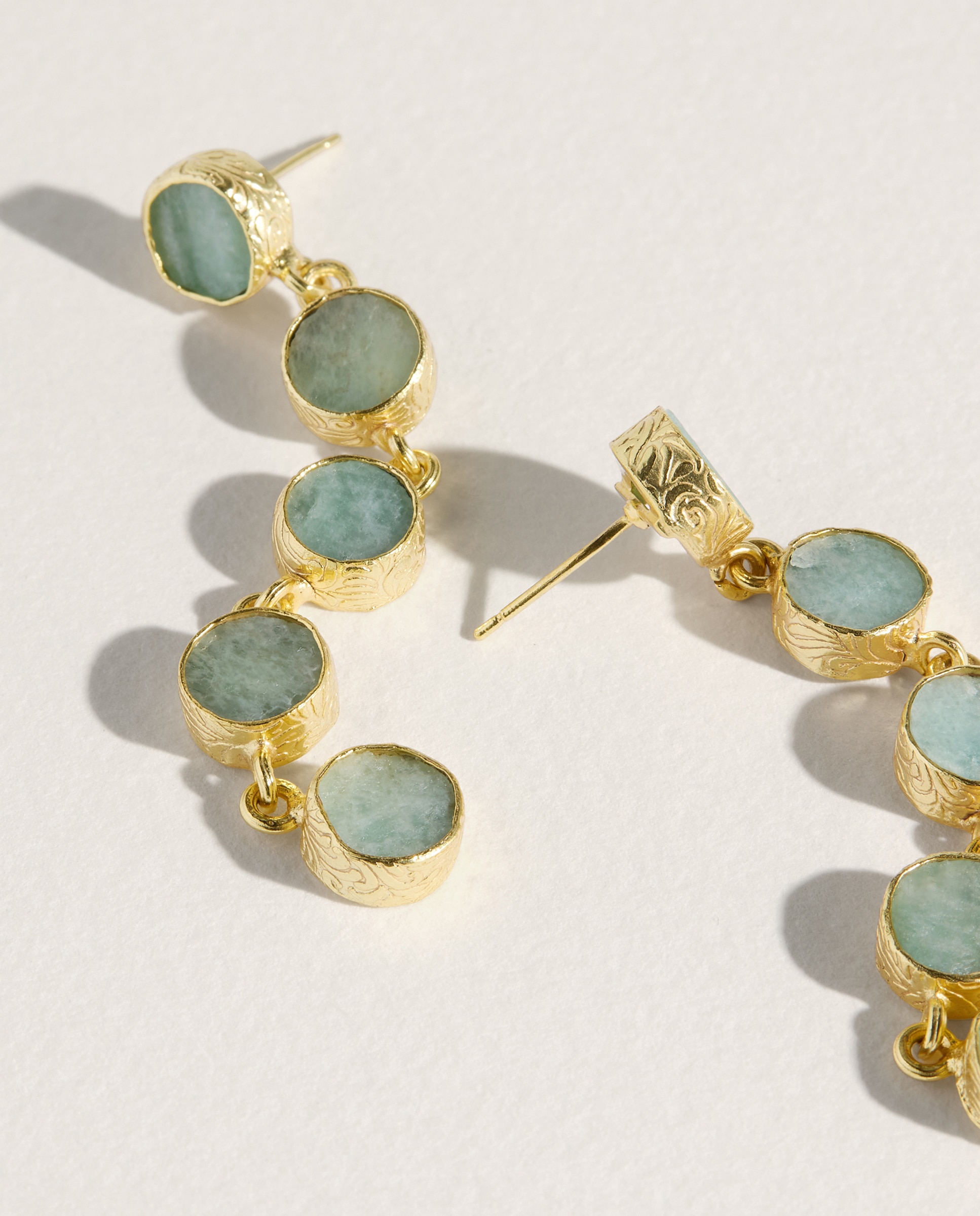 Brincos Compridos com Pedras Marmoreadas 390 Ouro-2