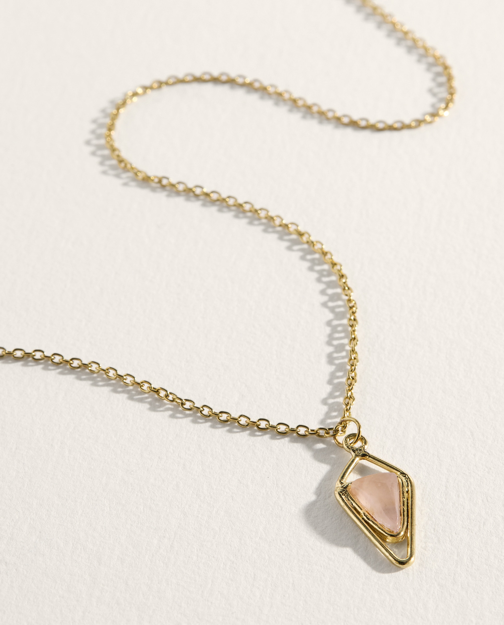 Imagem 0 de Colar Comprido com Pedra Rosa