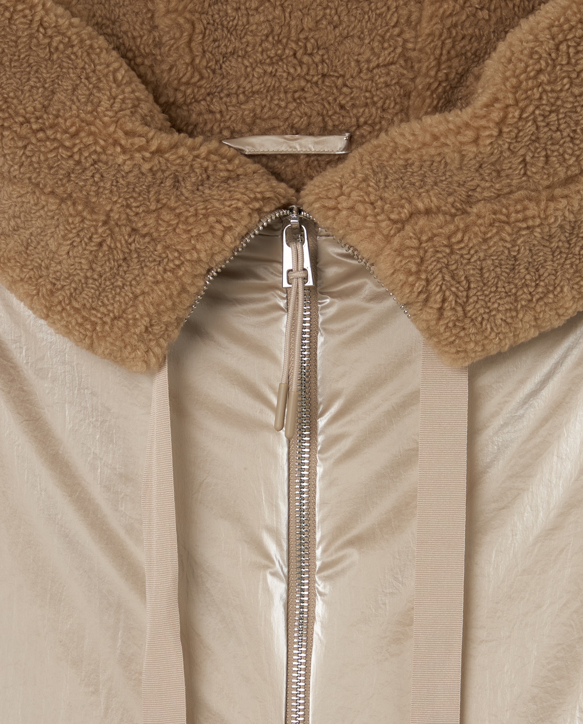 Capuz Liso Laminado 391 Ouro Velho-3