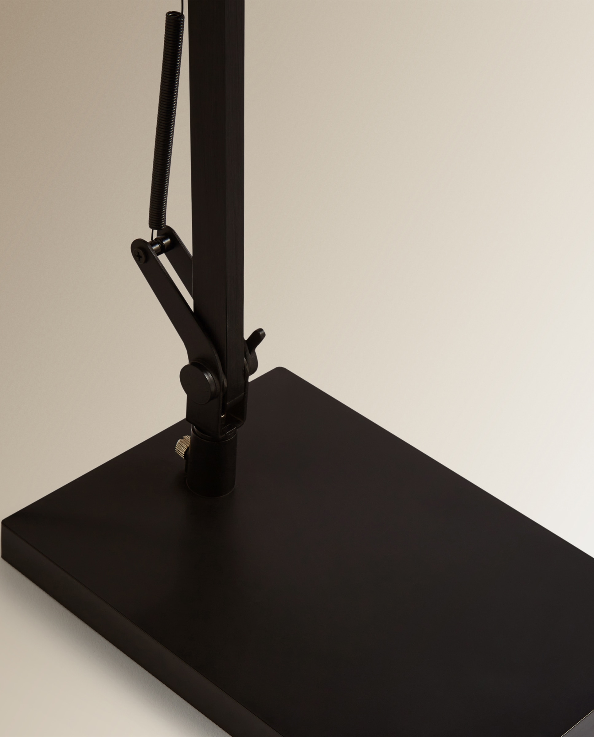 Candeeiro LED Teo Preto-3