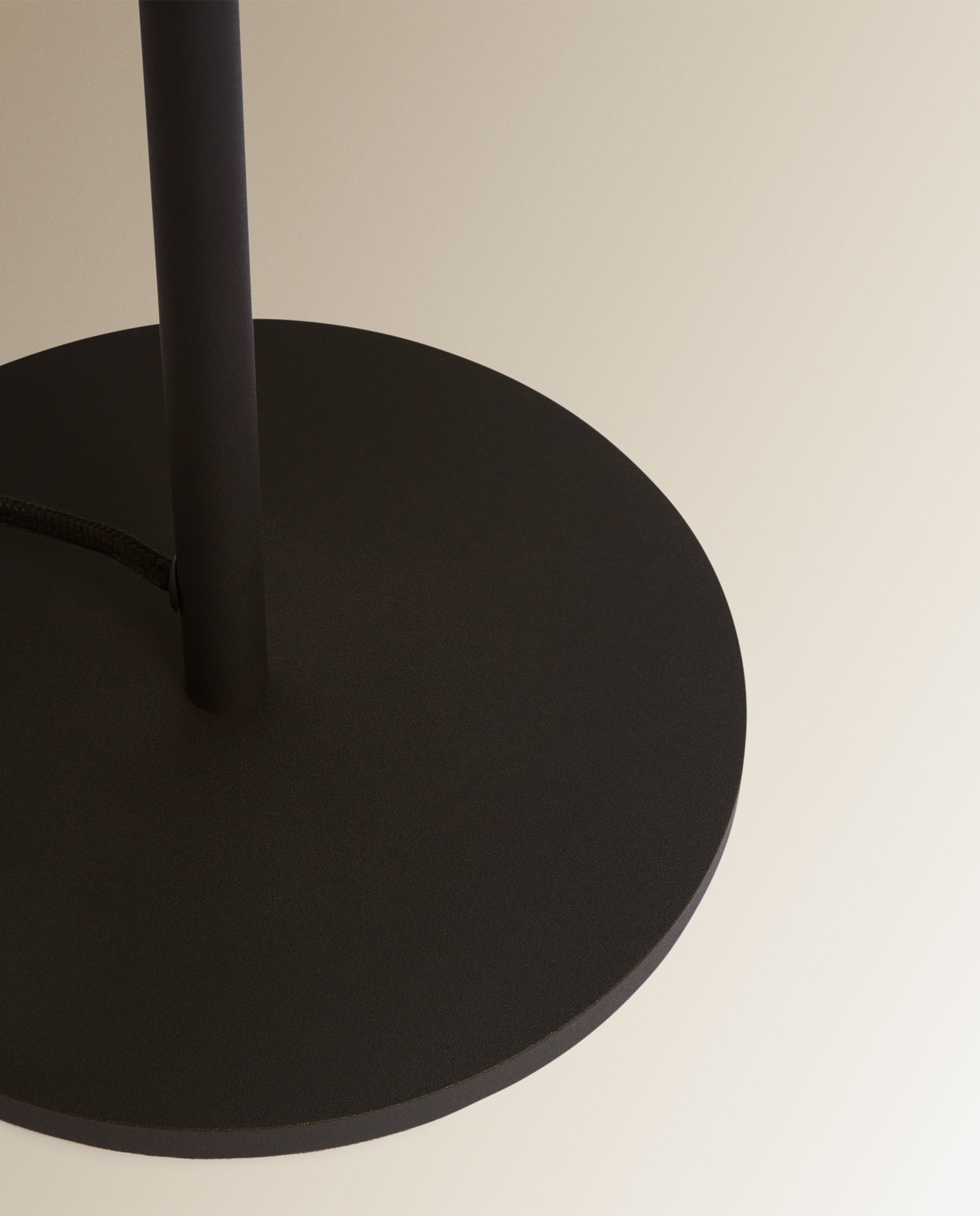 Candeeiro LED Meier Preto-3