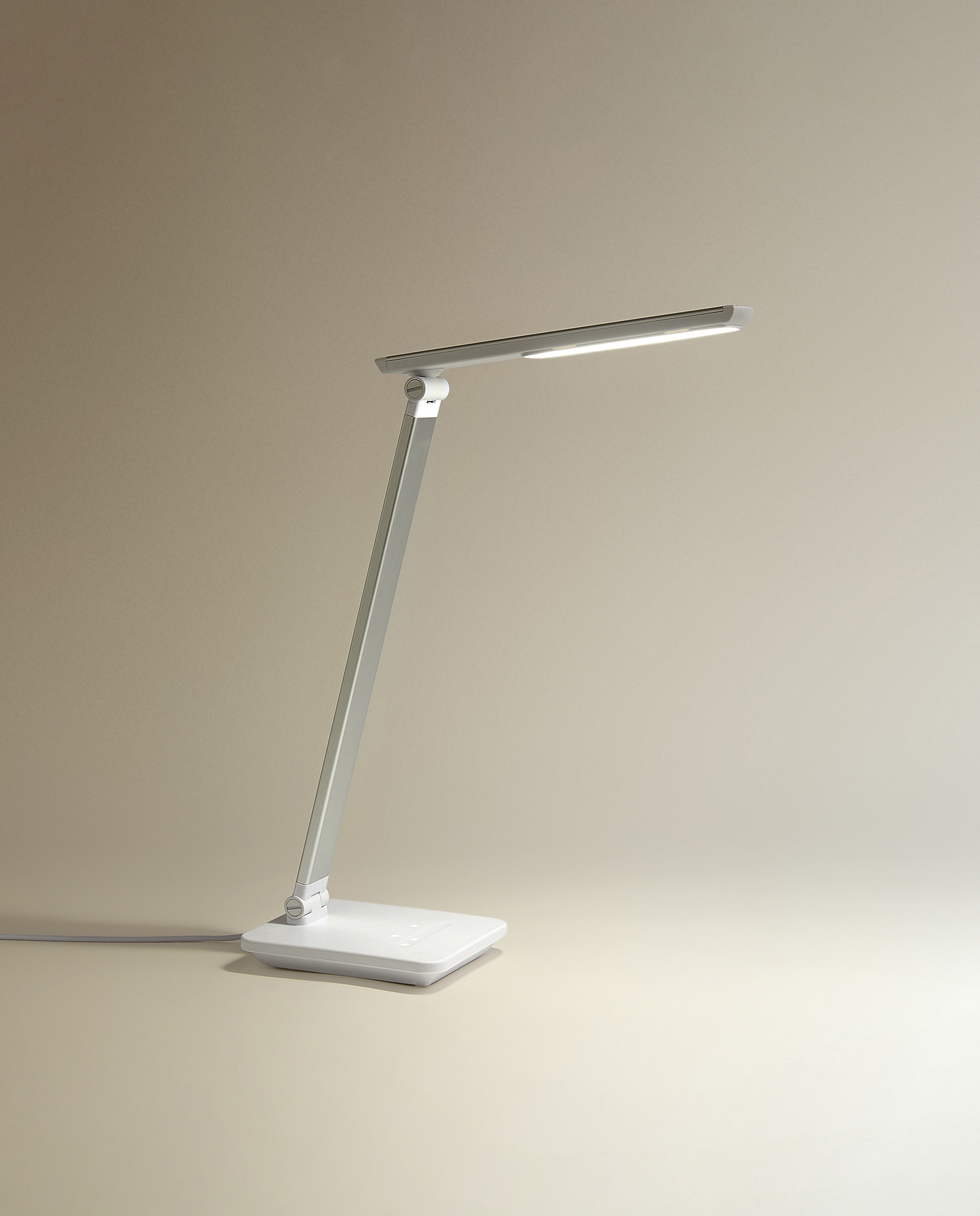 Candeeiro com LED Integrado New Alvin Prata-2