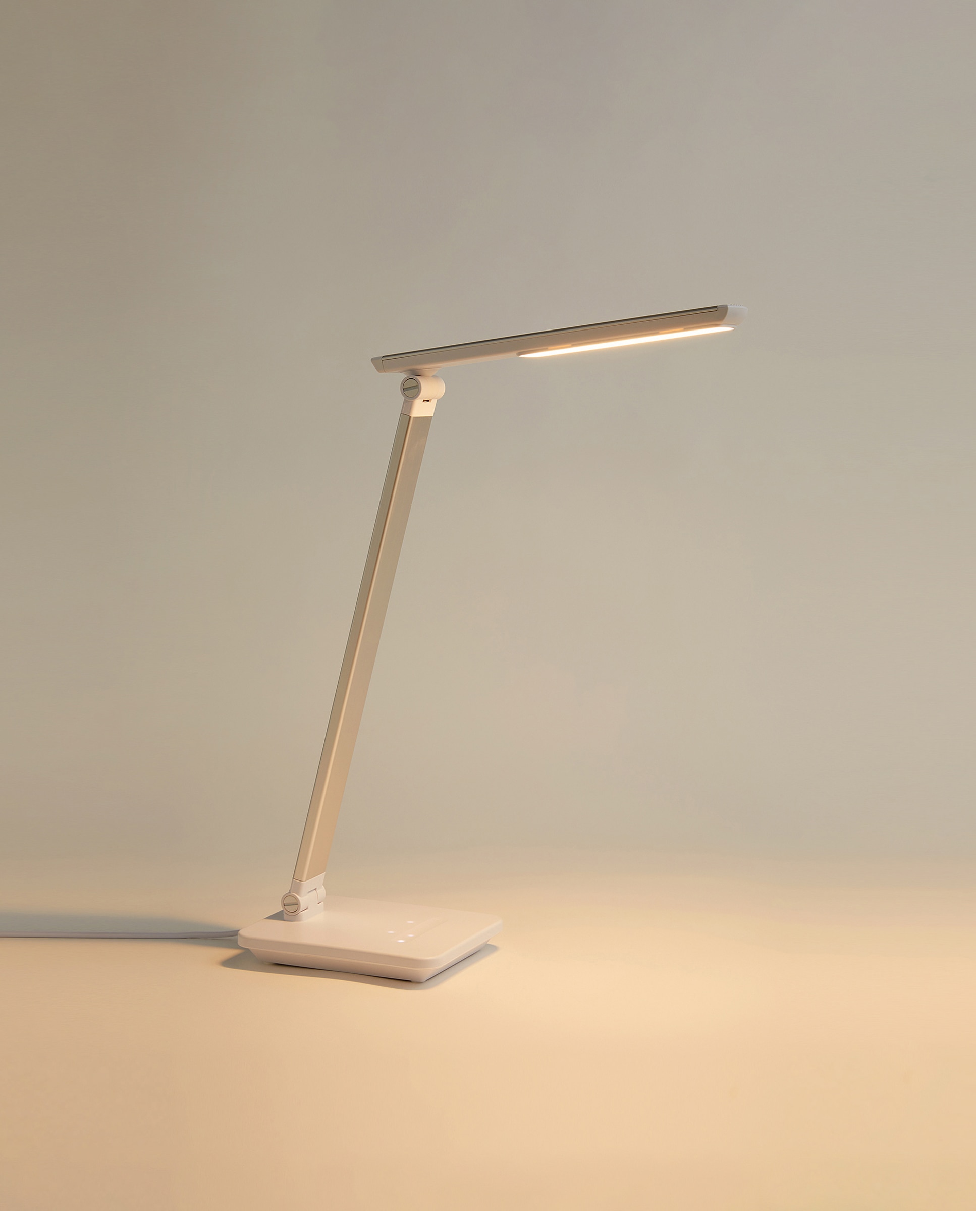 Candeeiro com LED Integrado New Alvin Prata-3