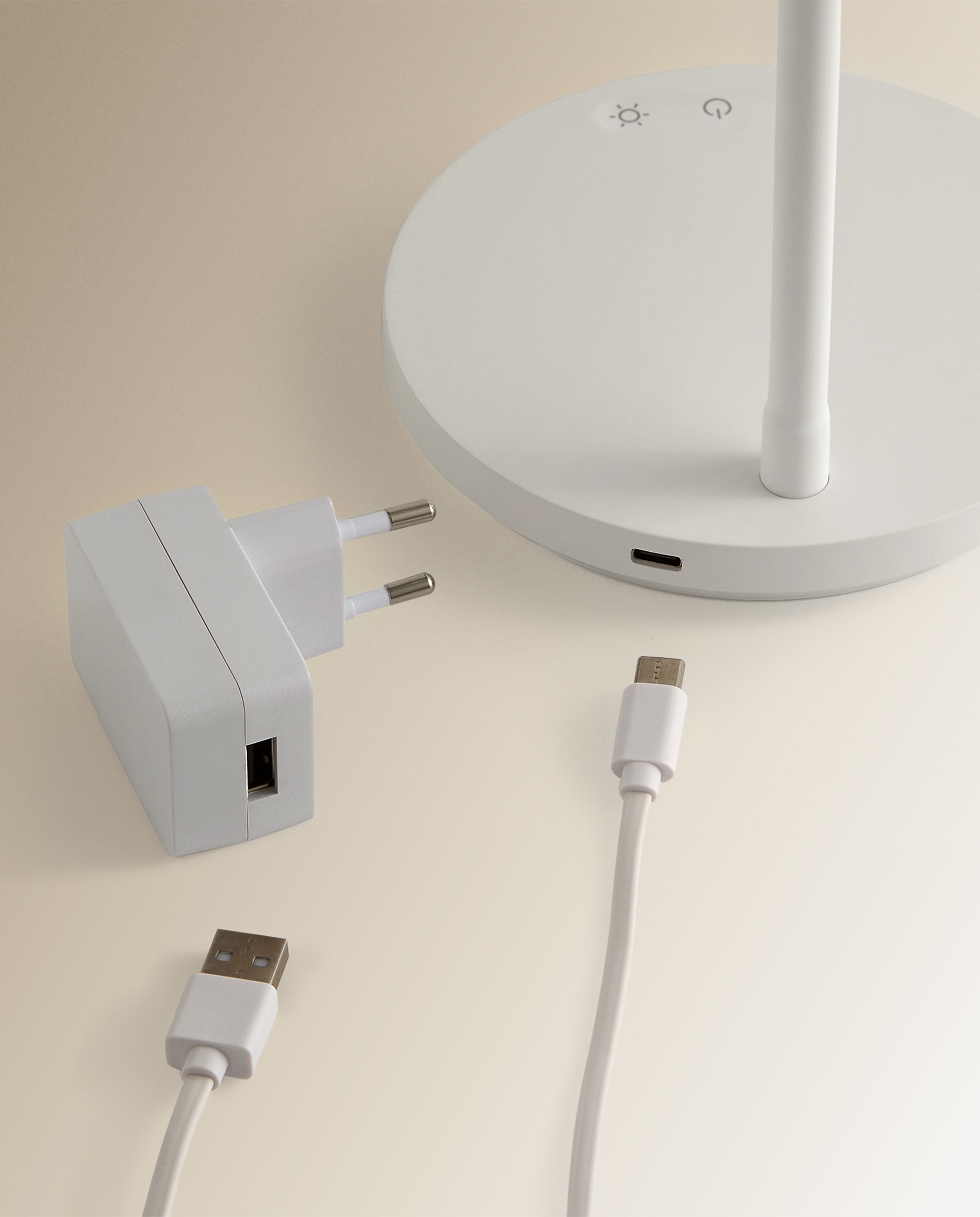 Candeeiro com LED Integrado Lucas Branco-6