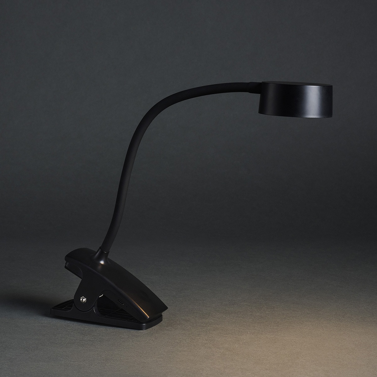 Flexo con LED integrado y base de pinza Lucas El Corte Inglés - Negro Negro-1