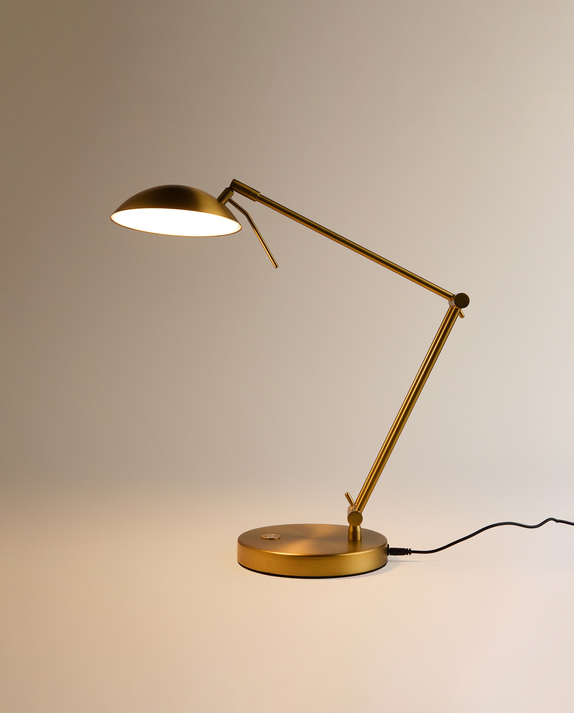 Candeeiro de Mesa com LED Integrado Julio Ouro-3