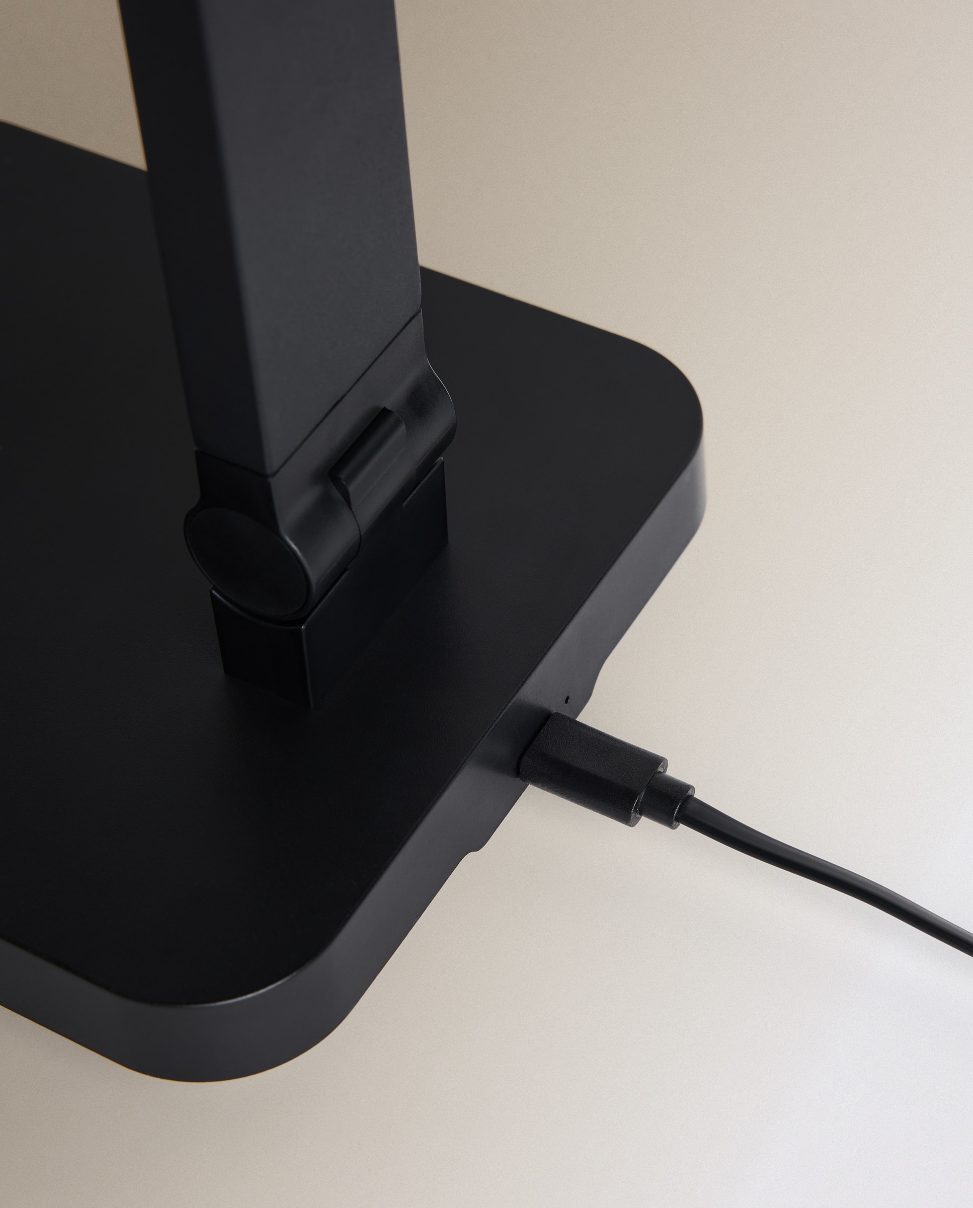 Flexo con LED integrado Dani - Negro Negro-6