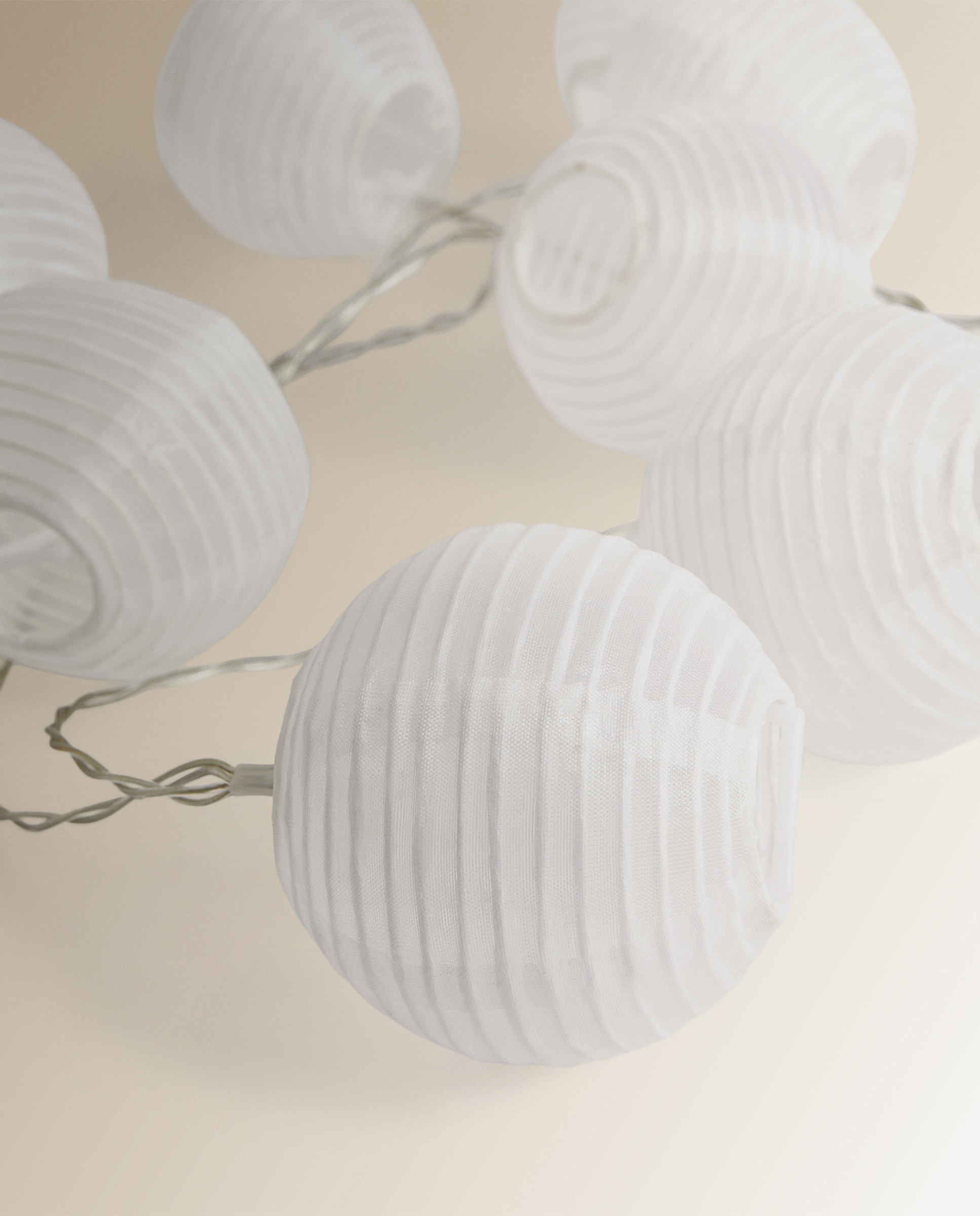 Grinalda Solar de Bolas com 20 Luzes LED para Exterior Elia Branco-3