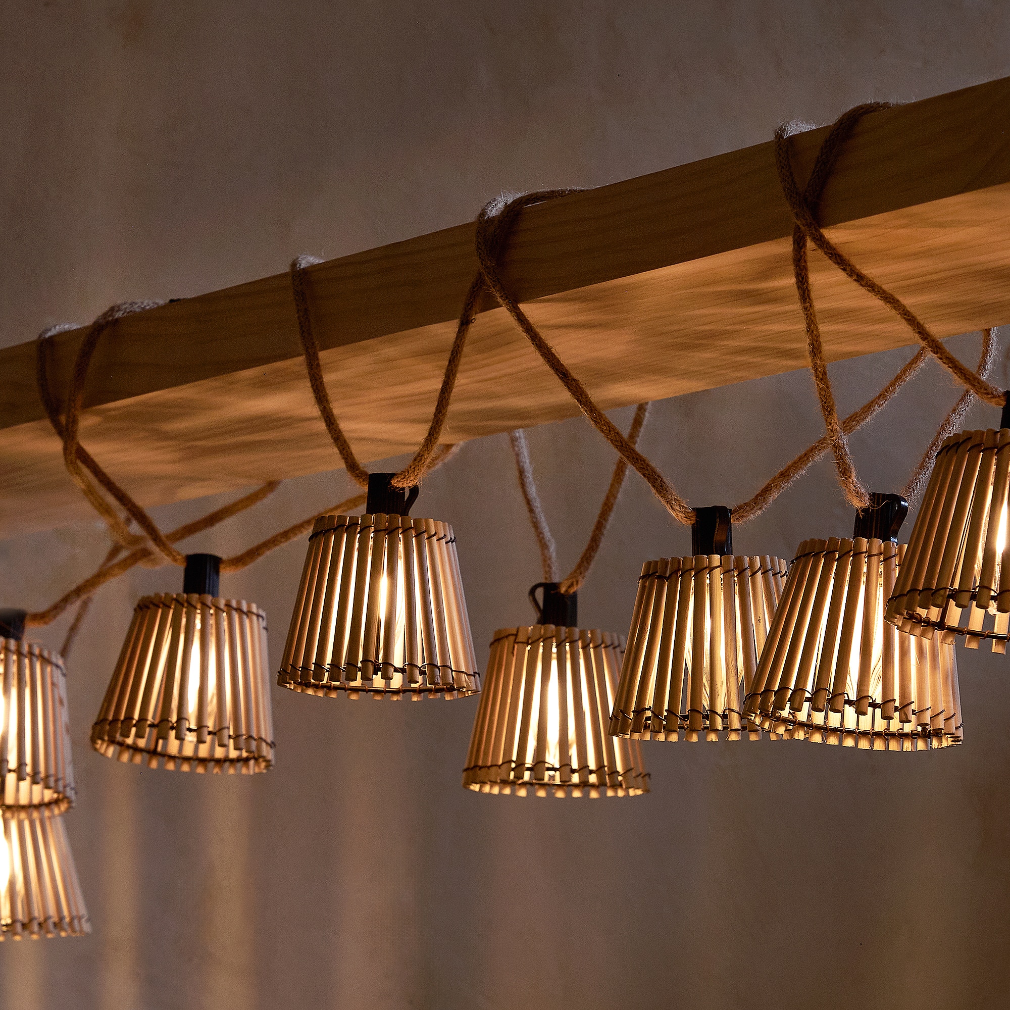 Imagem 0 de Grinalda Solar Okinawa