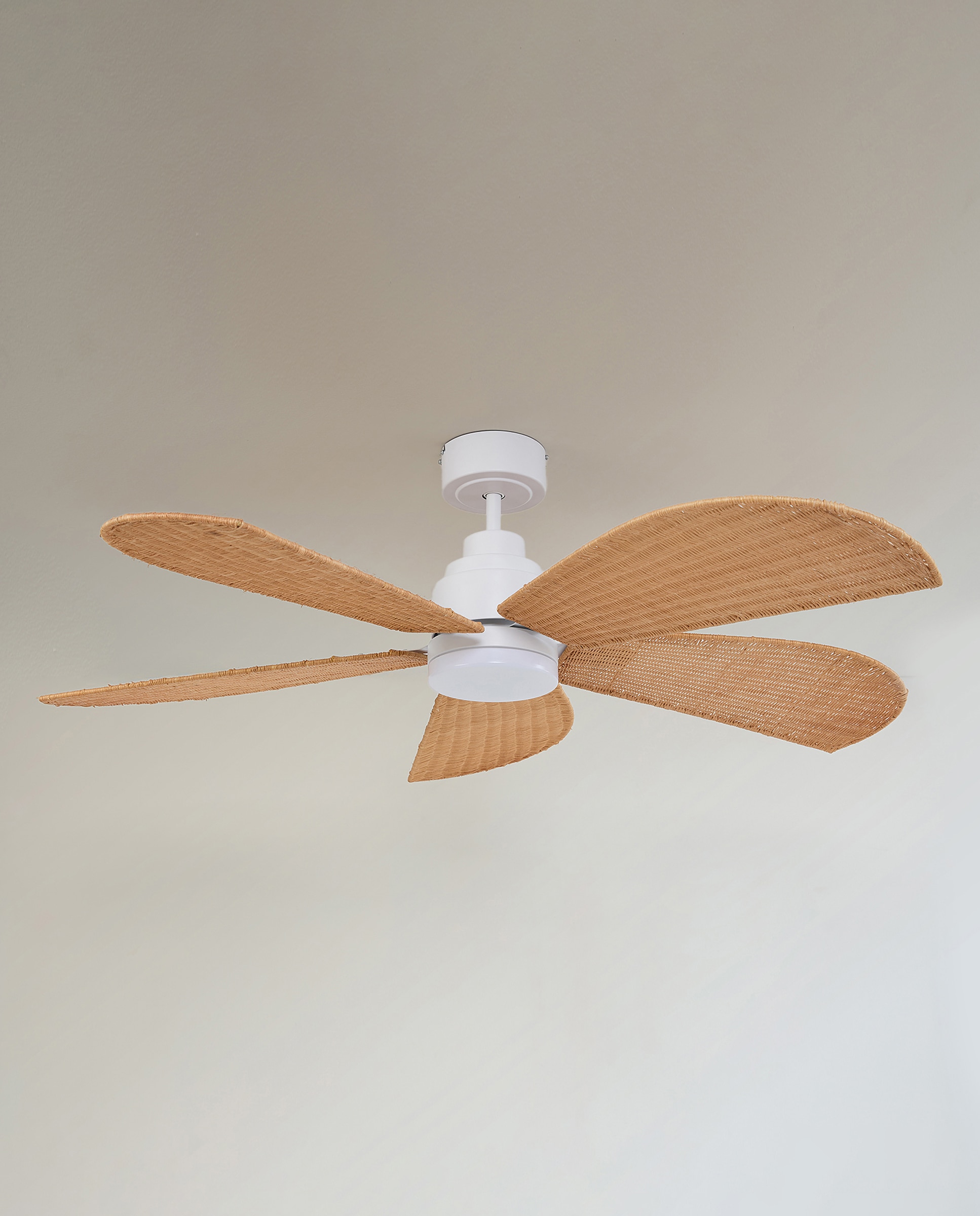 El Corte Inglés – Ventilador de techo con luz LED y motor DC Bali El Corte Inglés.