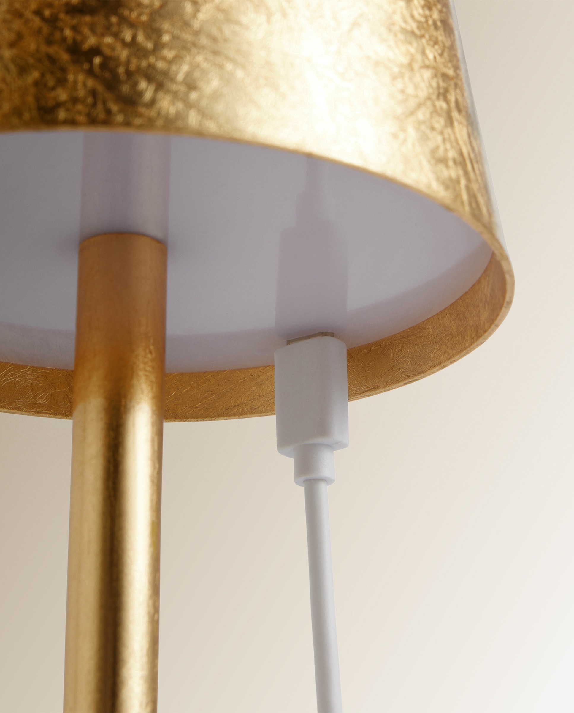 Candeeiro de Mesa para Exterior com LED Integrado Sol - Dourado Ouro-5