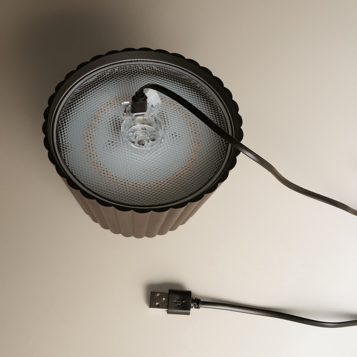 Lámpara de mesa exterior portátil Carla El Corte Inglés Negro-5