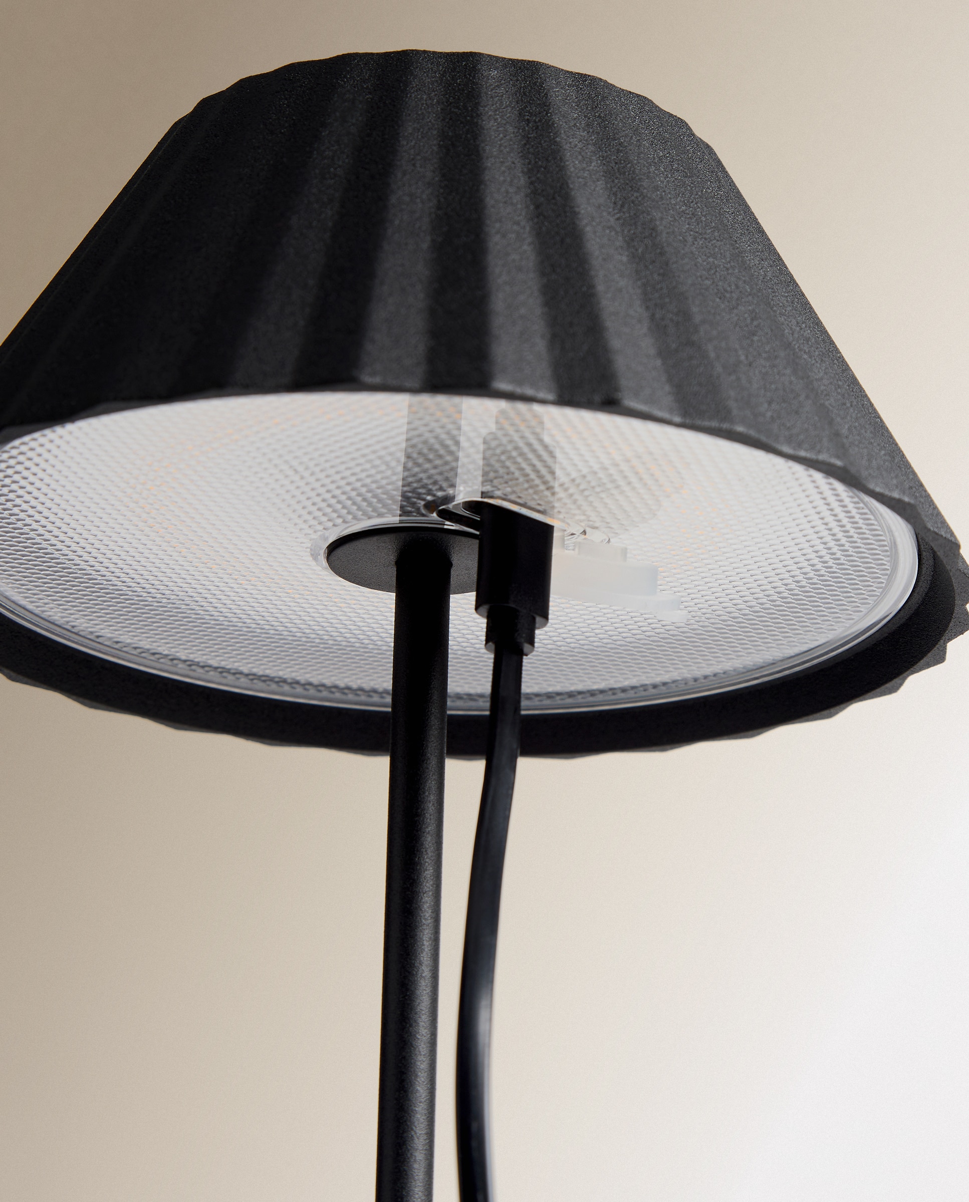 Imagen 5 de Lámpara de mesa exterior con LED integrado Bea - Negro Negro