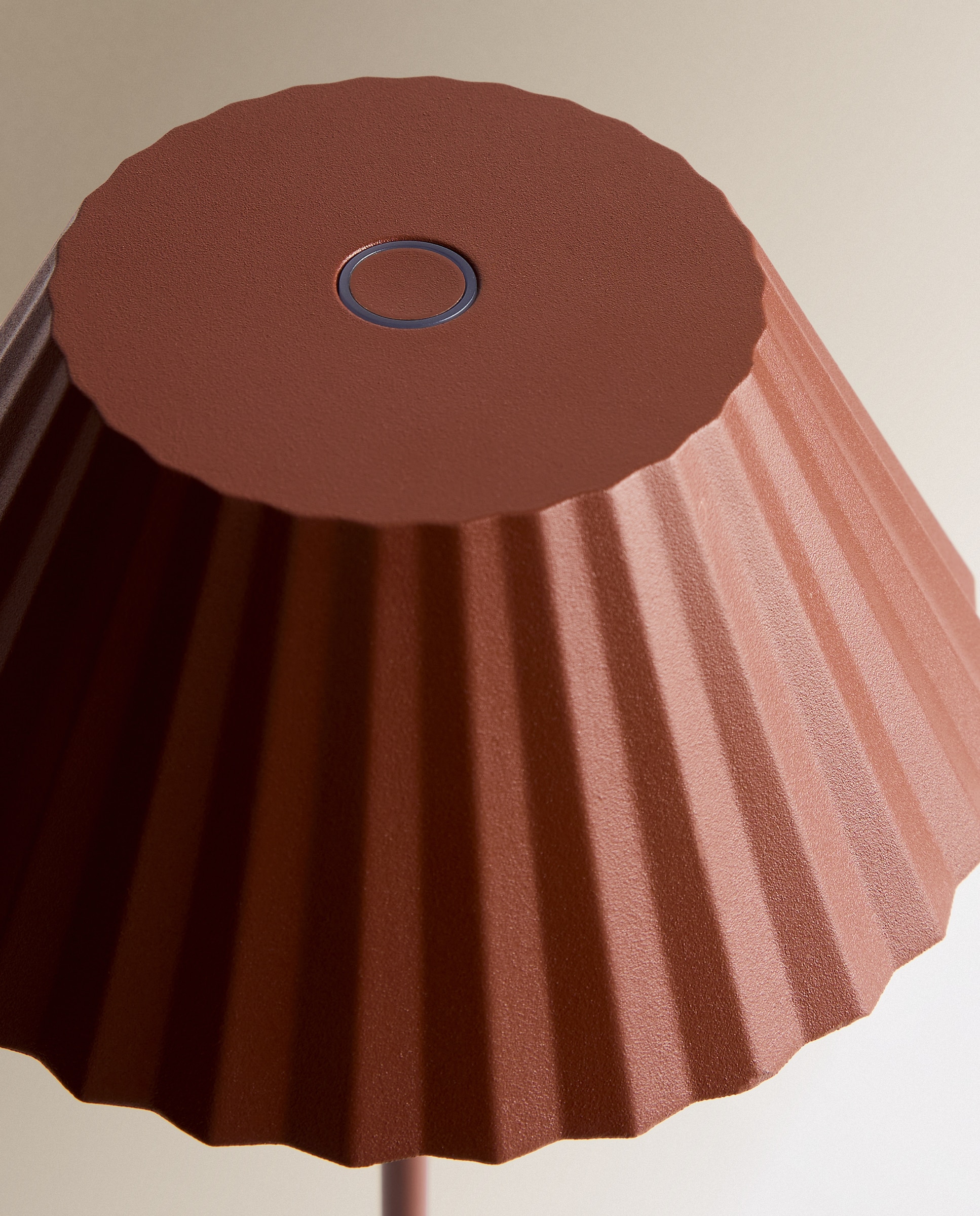 Candeeiro de mesa exterior com LED integrado Bea Vermelho-4