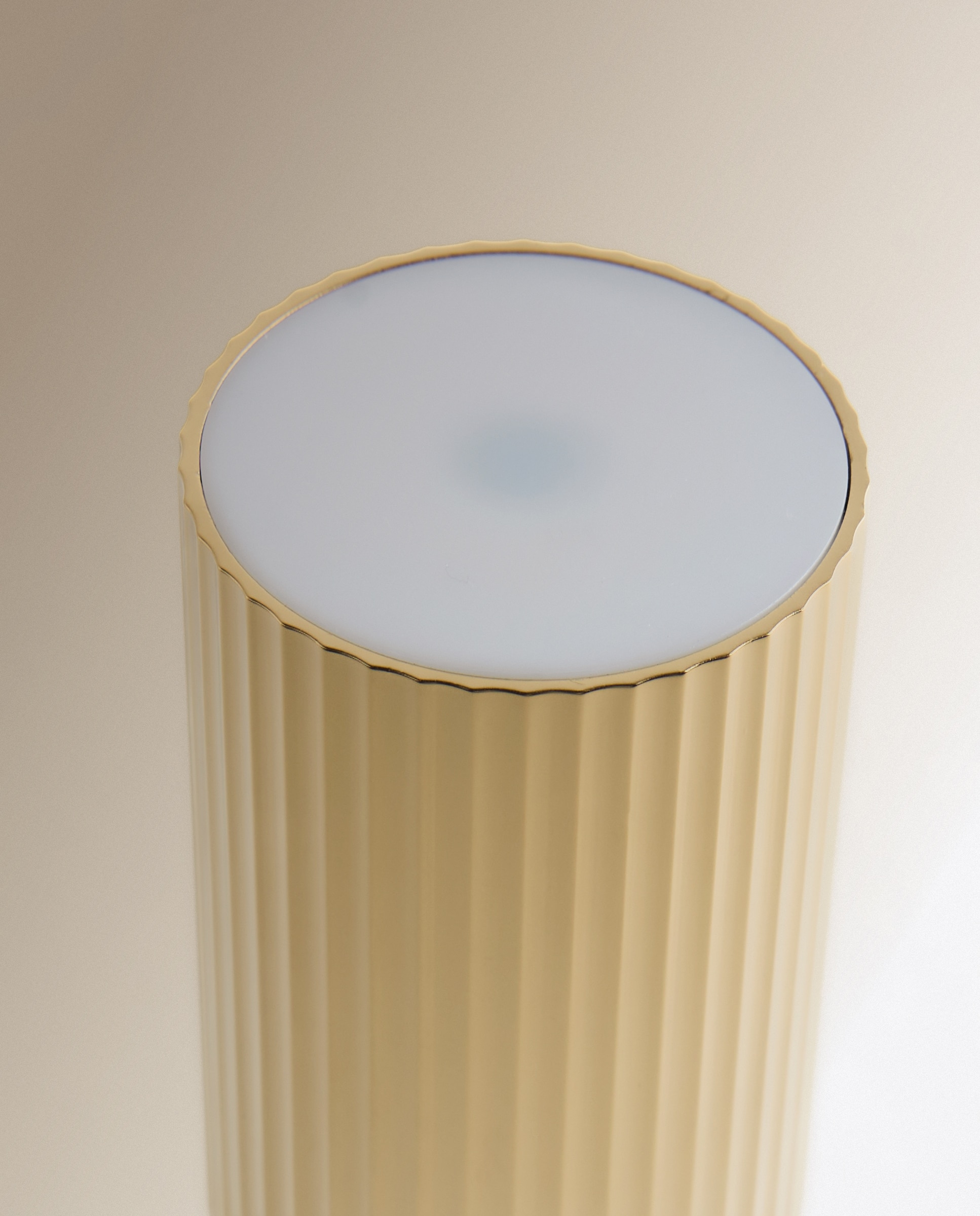 Candeeiro de Mesa Exterior com LED Integrado Lucía Ouro-4