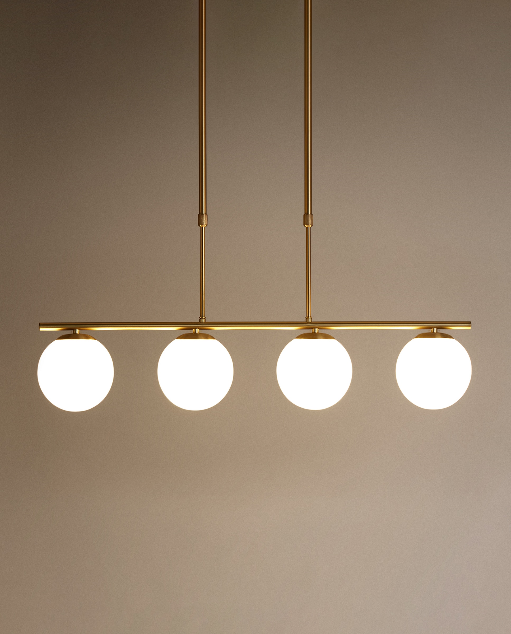 Candeeiro de tecto da linha Gibson Ouro-2