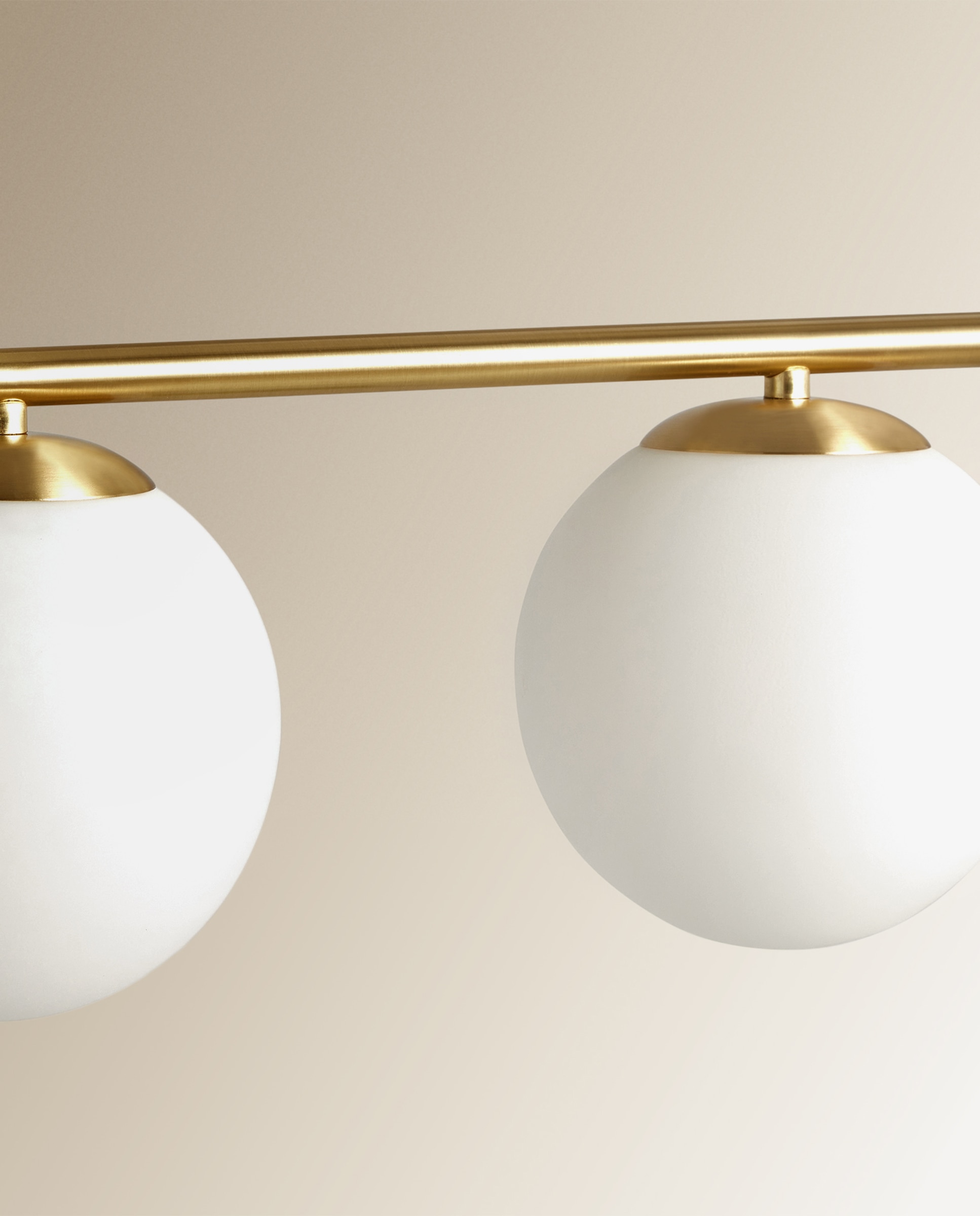 Candeeiro de tecto da linha Gibson Ouro-3