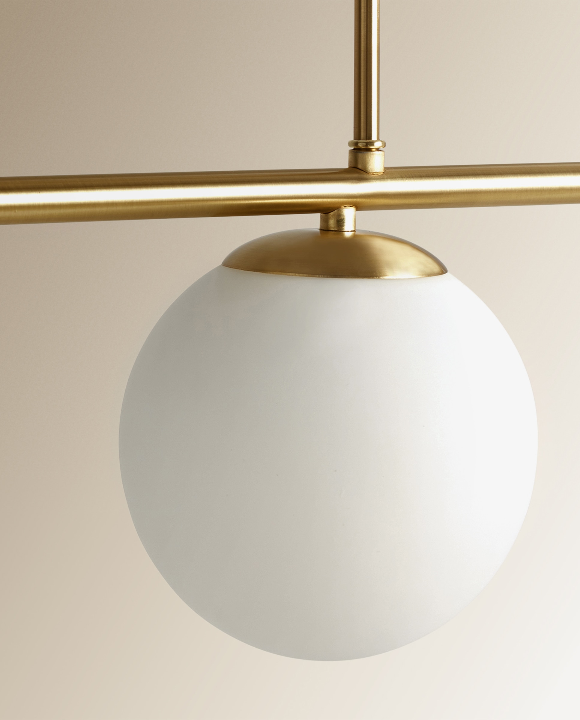 Candeeiro de tecto da linha Gibson Ouro-4