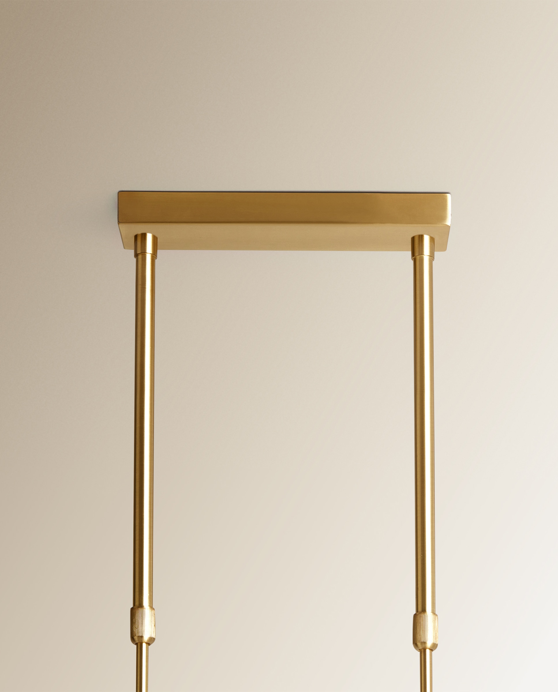 Candeeiro de tecto da linha Gibson Ouro-5